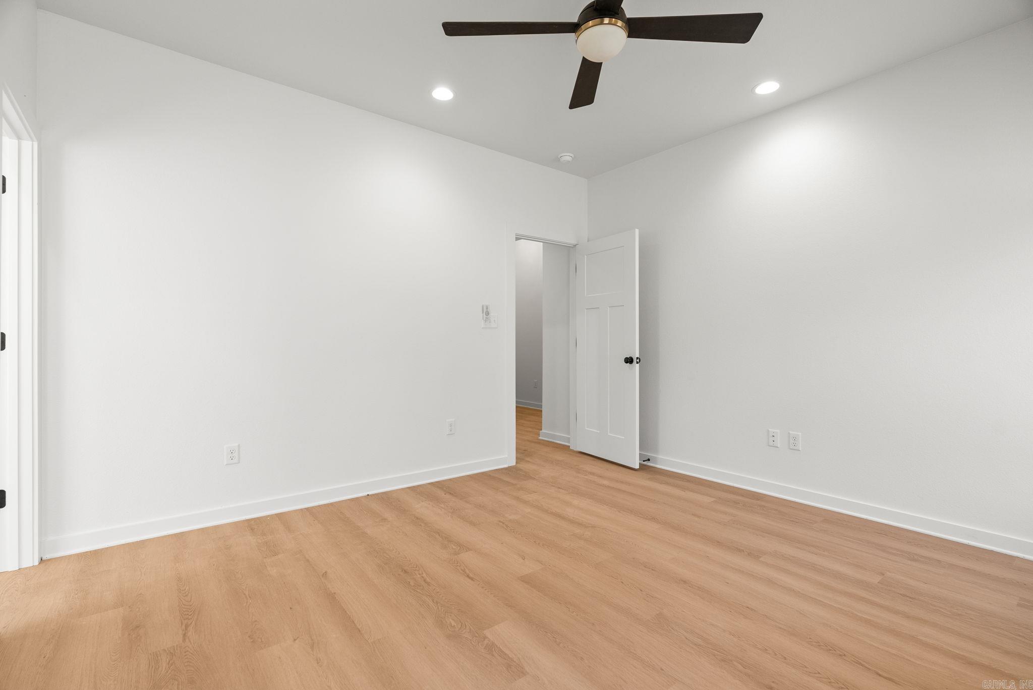 LEWIS CROSSING - Residential