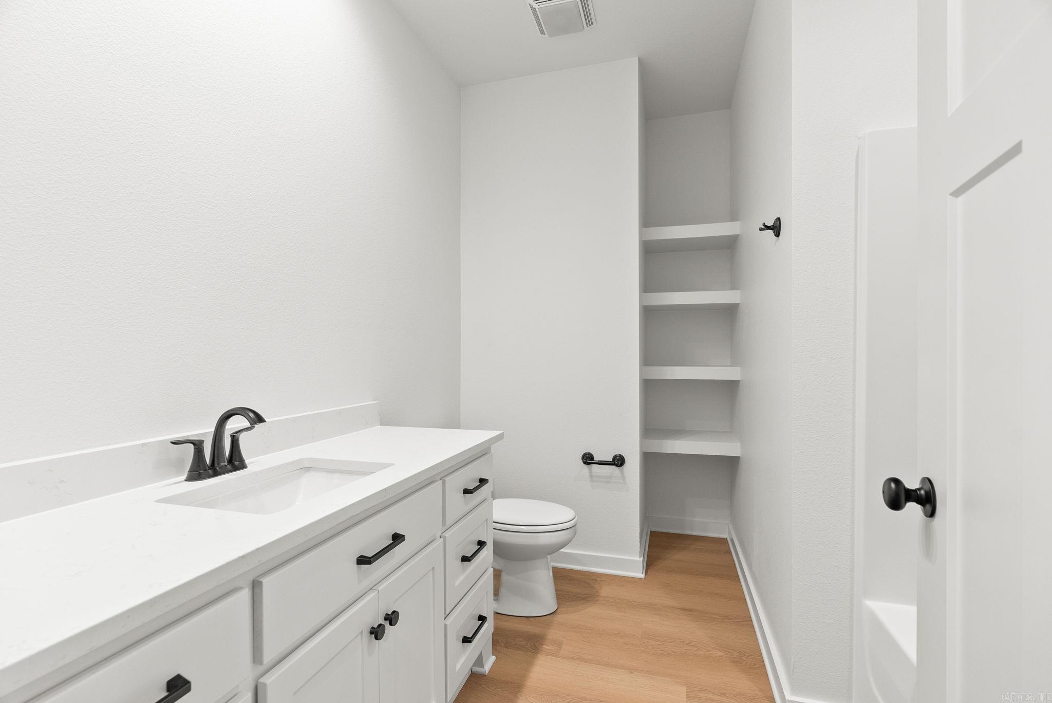 LEWIS CROSSING - Residential