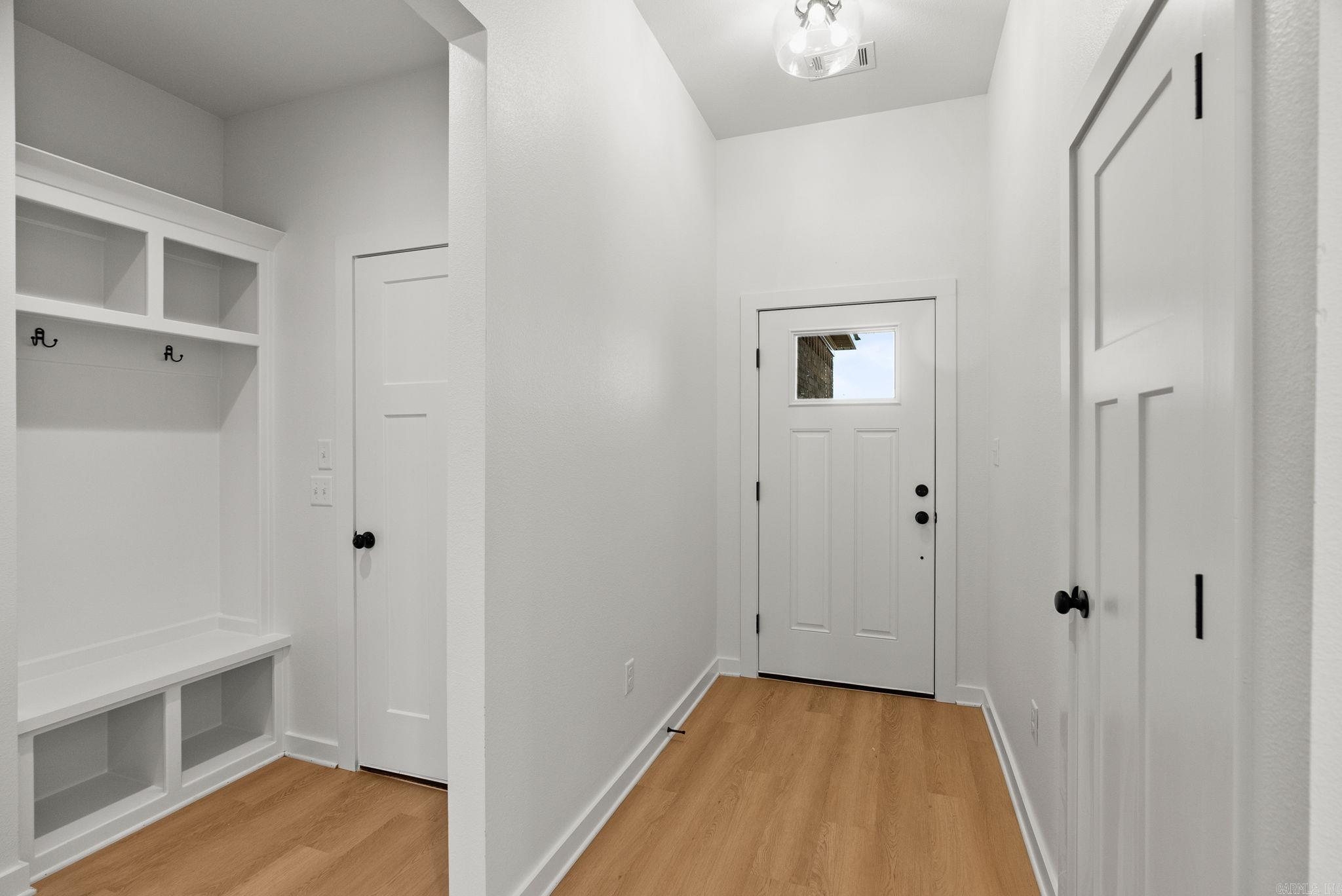 LEWIS CROSSING - Residential