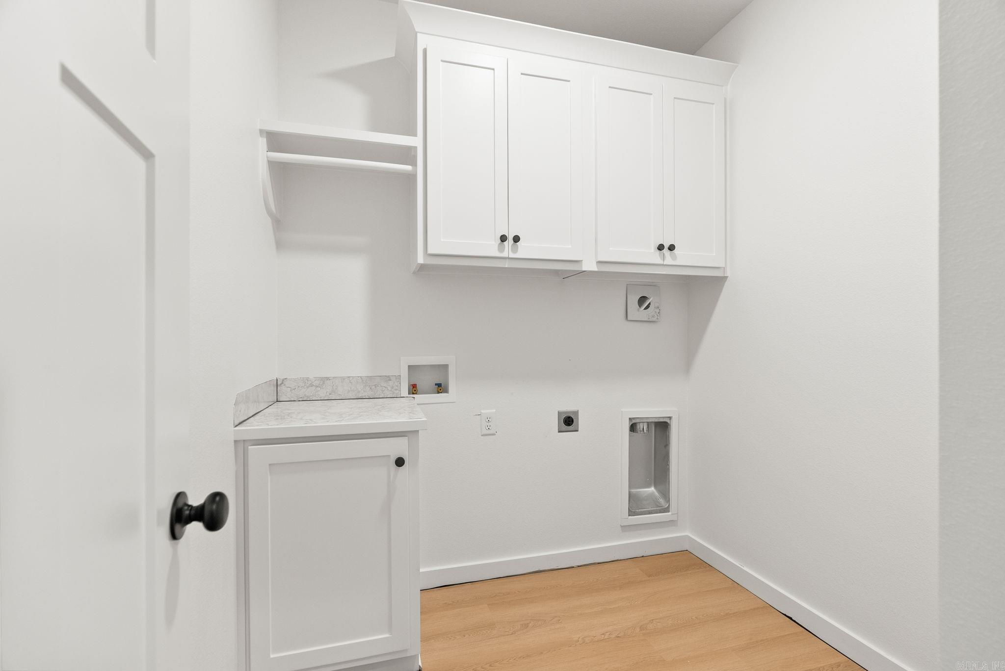 LEWIS CROSSING - Residential