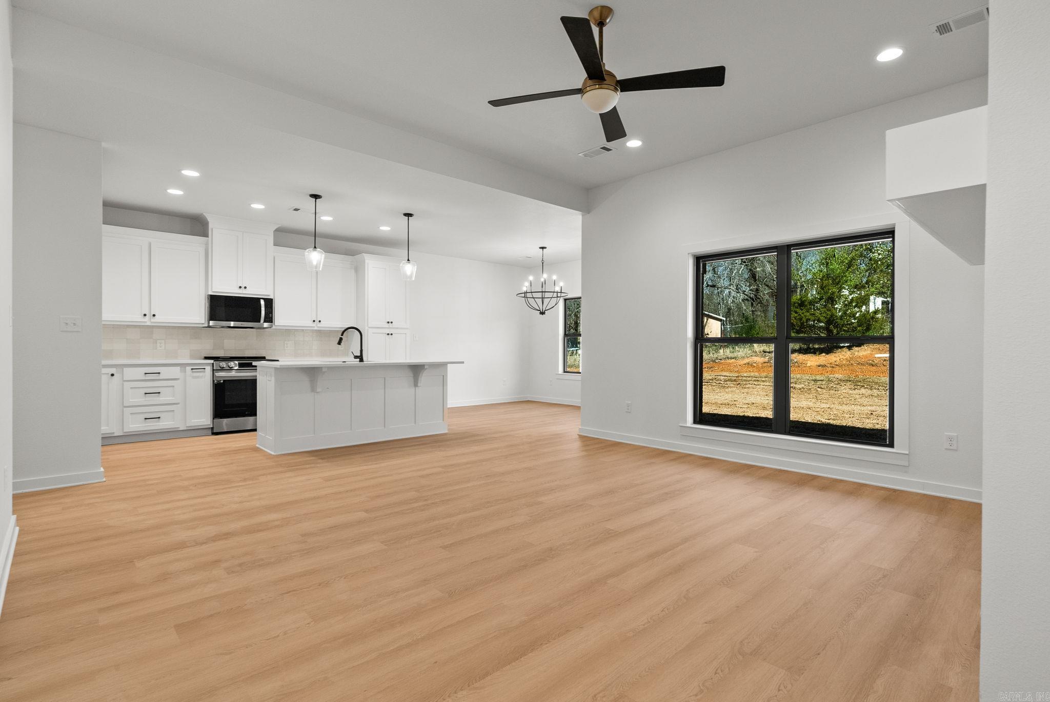 LEWIS CROSSING - Residential