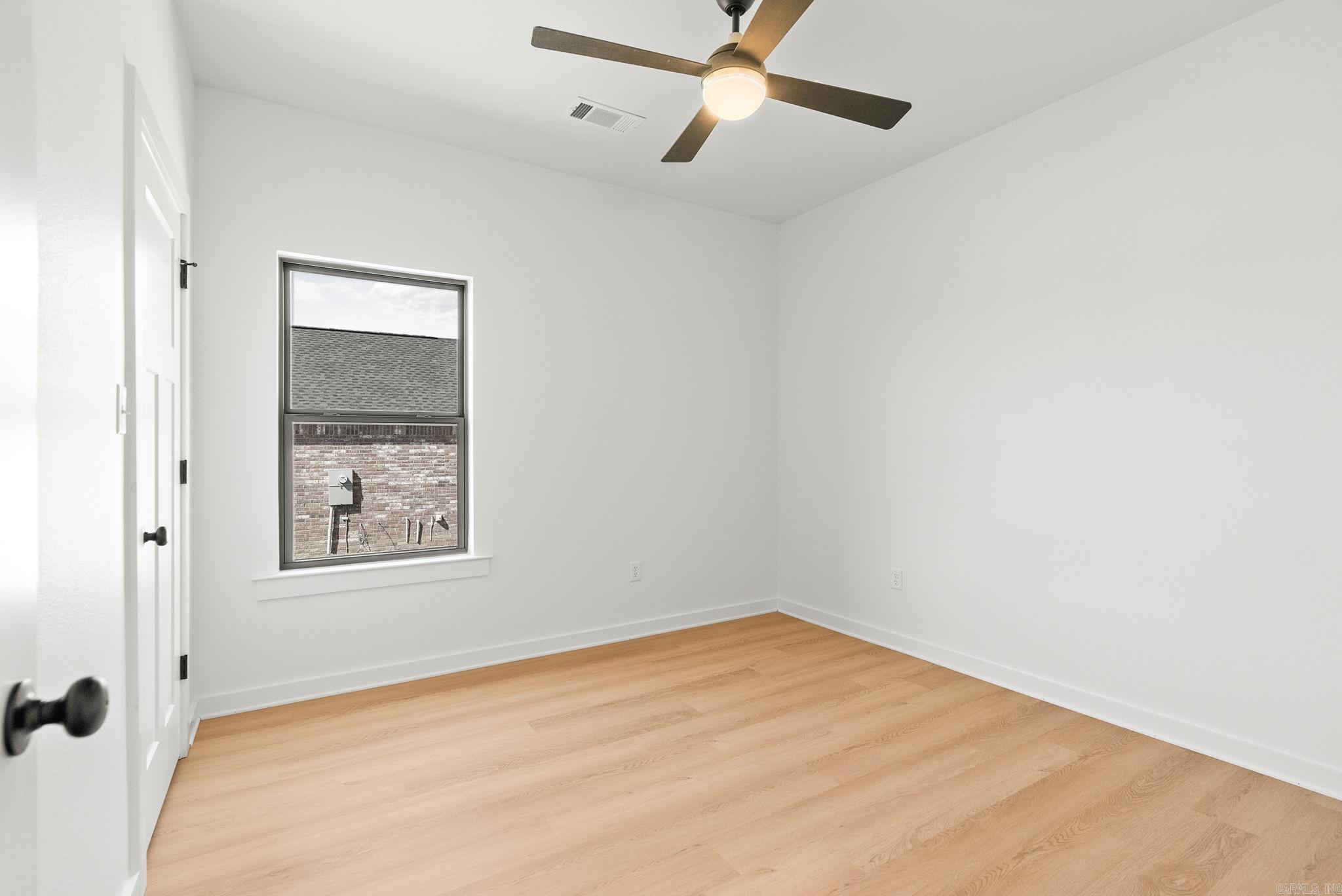 LEWIS CROSSING - Residential