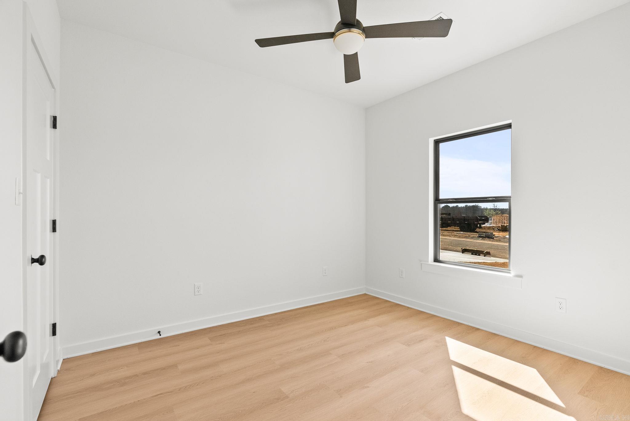 LEWIS CROSSING - Residential