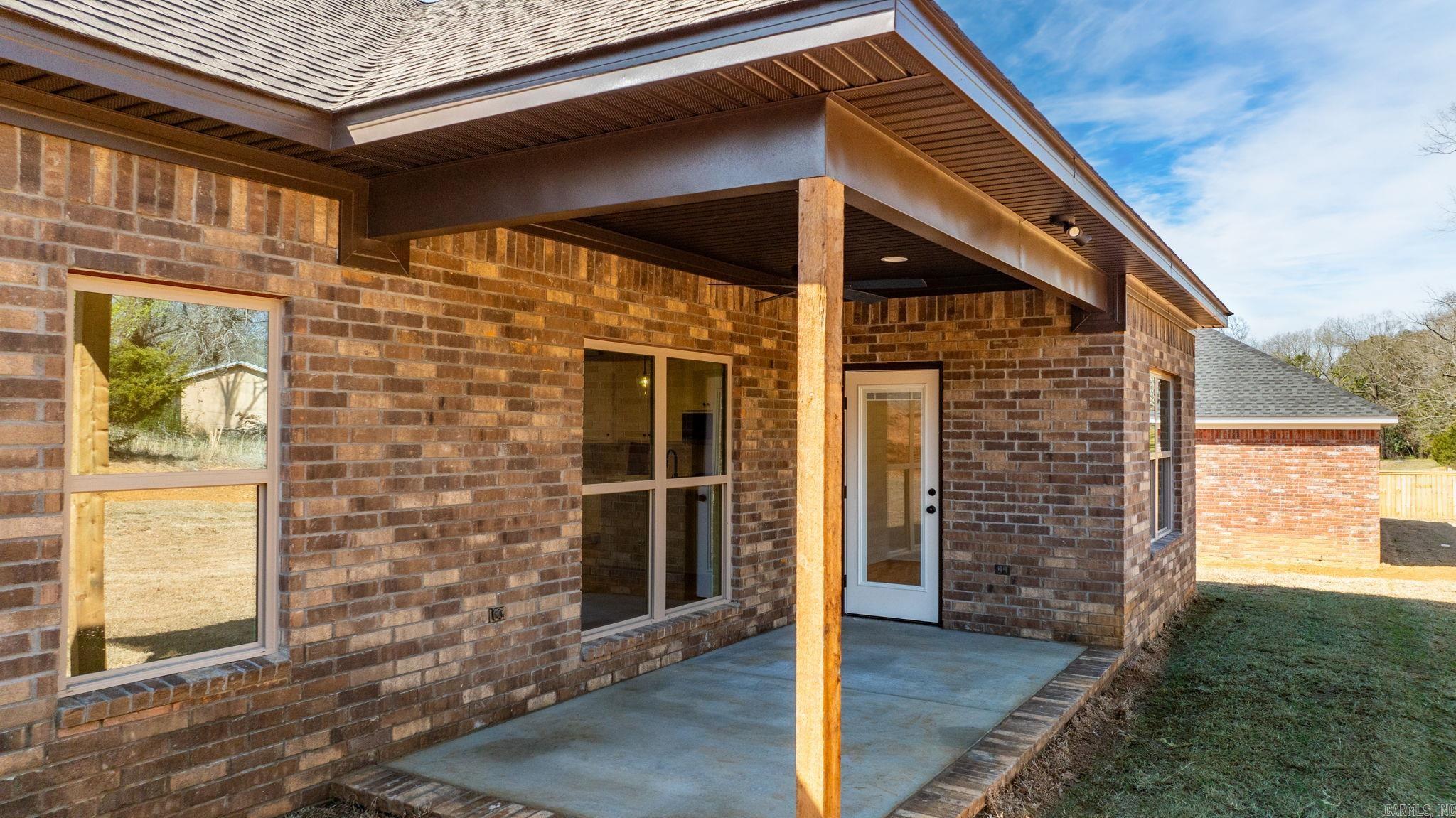 LEWIS CROSSING - Residential