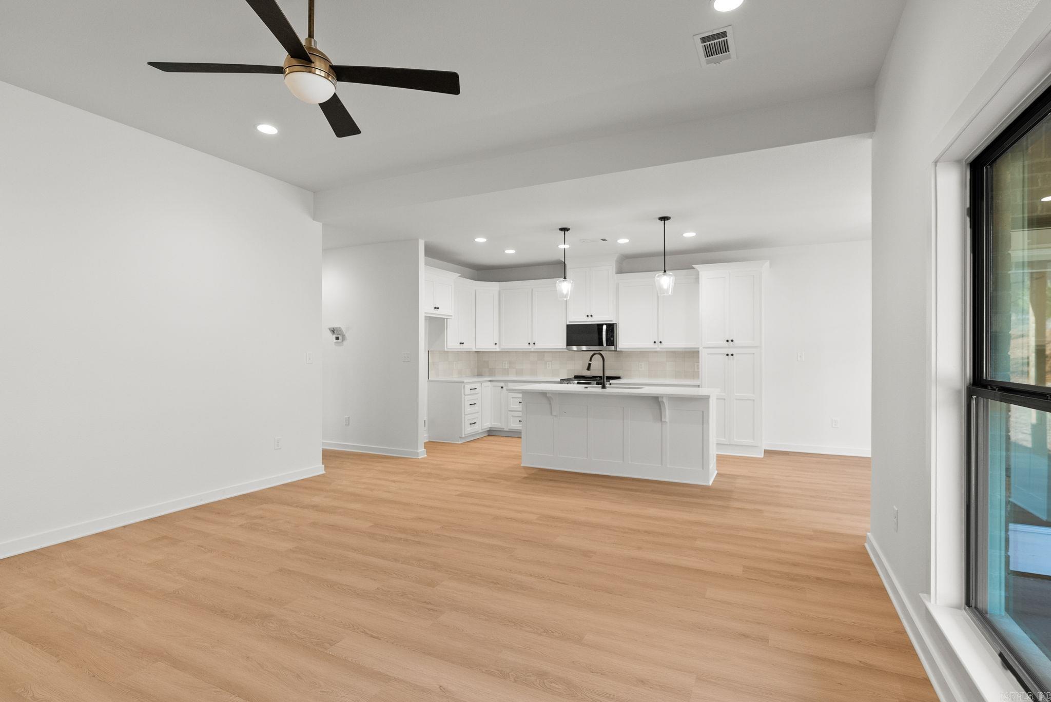 LEWIS CROSSING - Residential