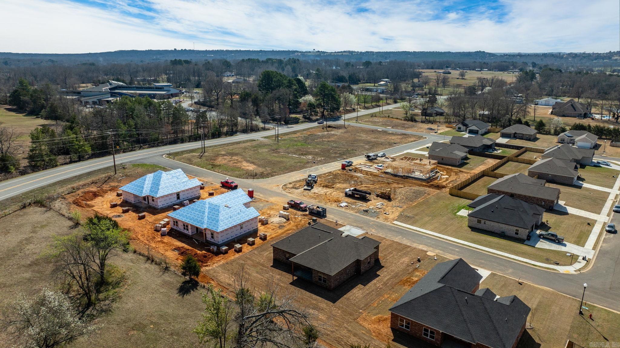 LEWIS CROSSING - Residential