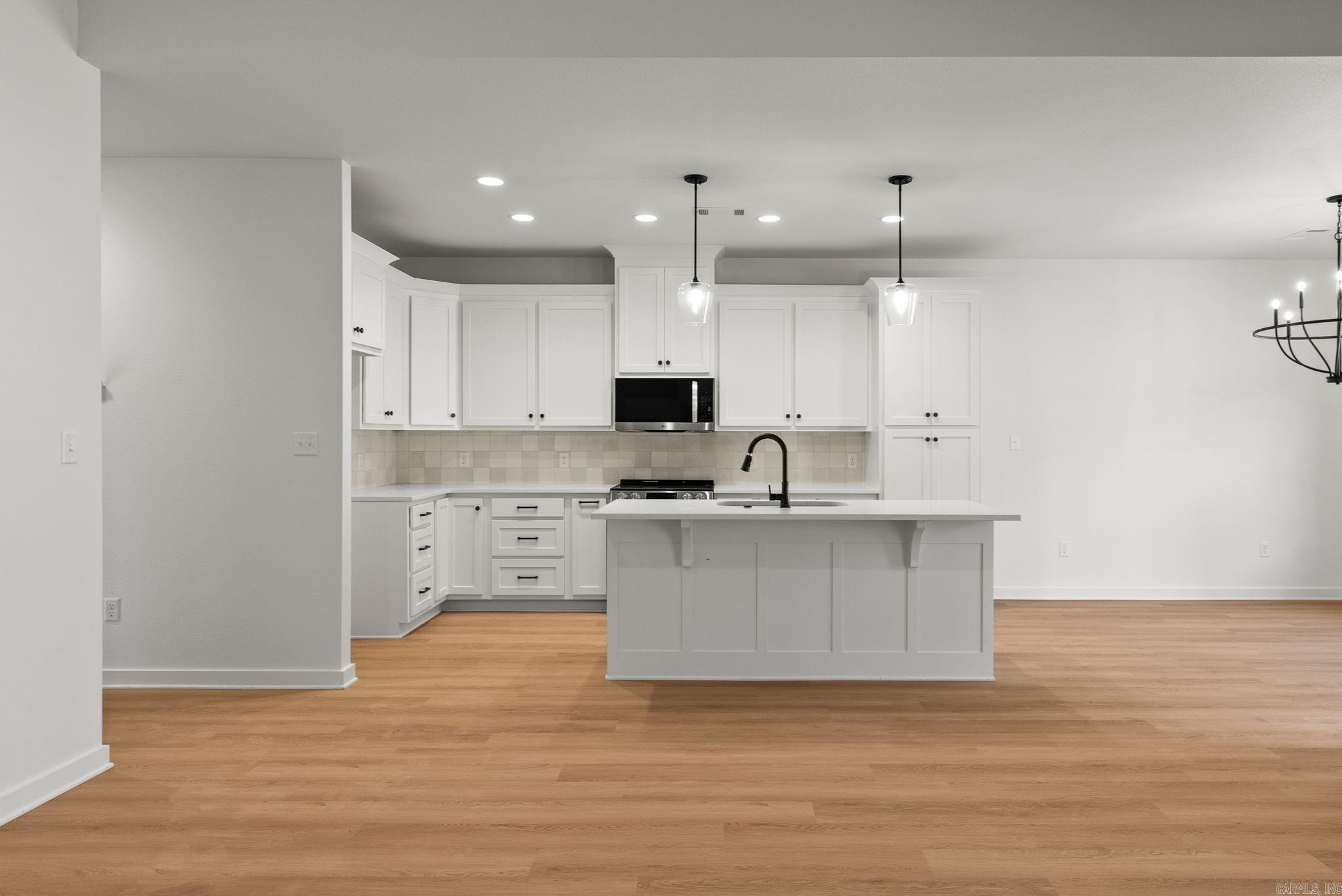 LEWIS CROSSING - Residential