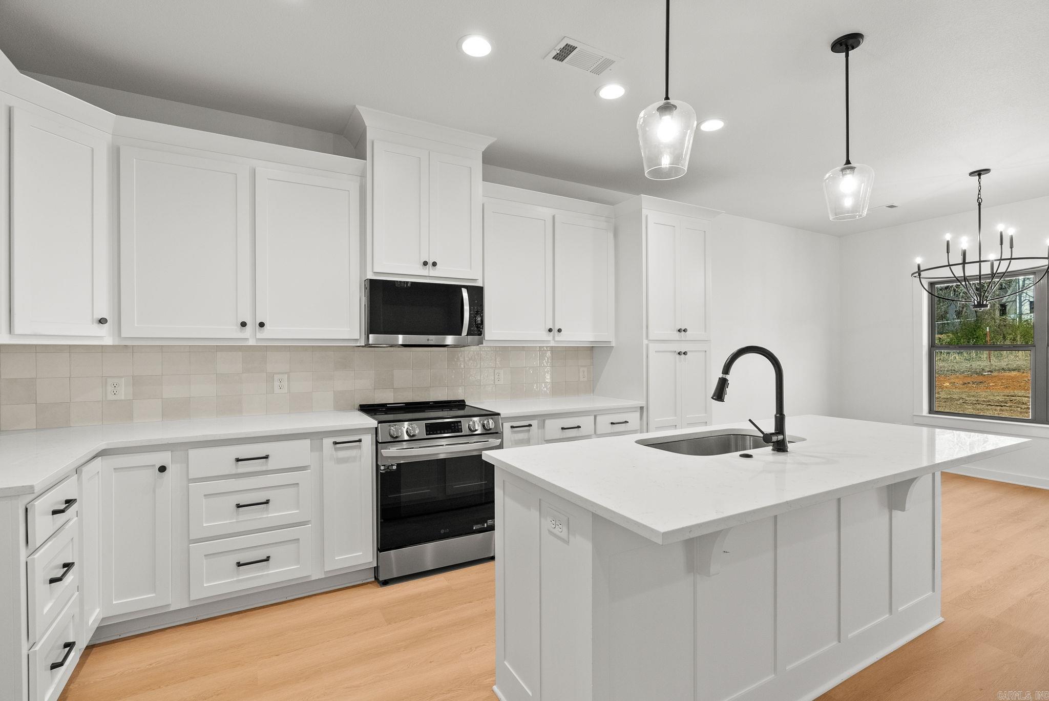 LEWIS CROSSING - Residential