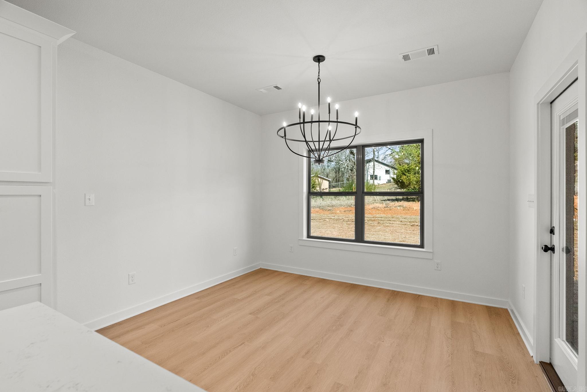 LEWIS CROSSING - Residential