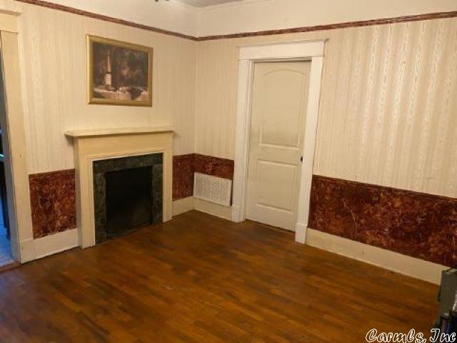 Photo 13 of 15 of 704 W 24th Avenue house