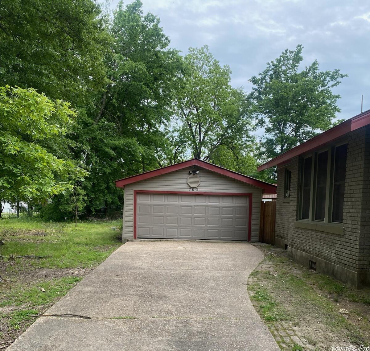 Photo 5 of 15 of 704 W 24th Avenue house