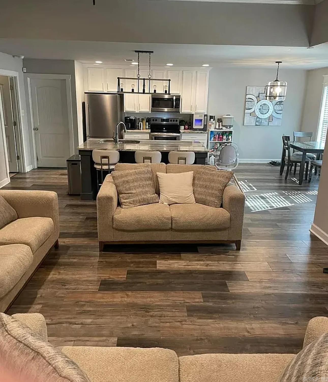 PLANTATION HILLS - Residential