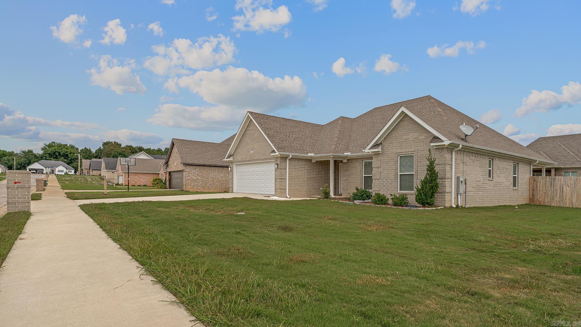 GATLIN CROSSING AT WHISPERING HI - Residential