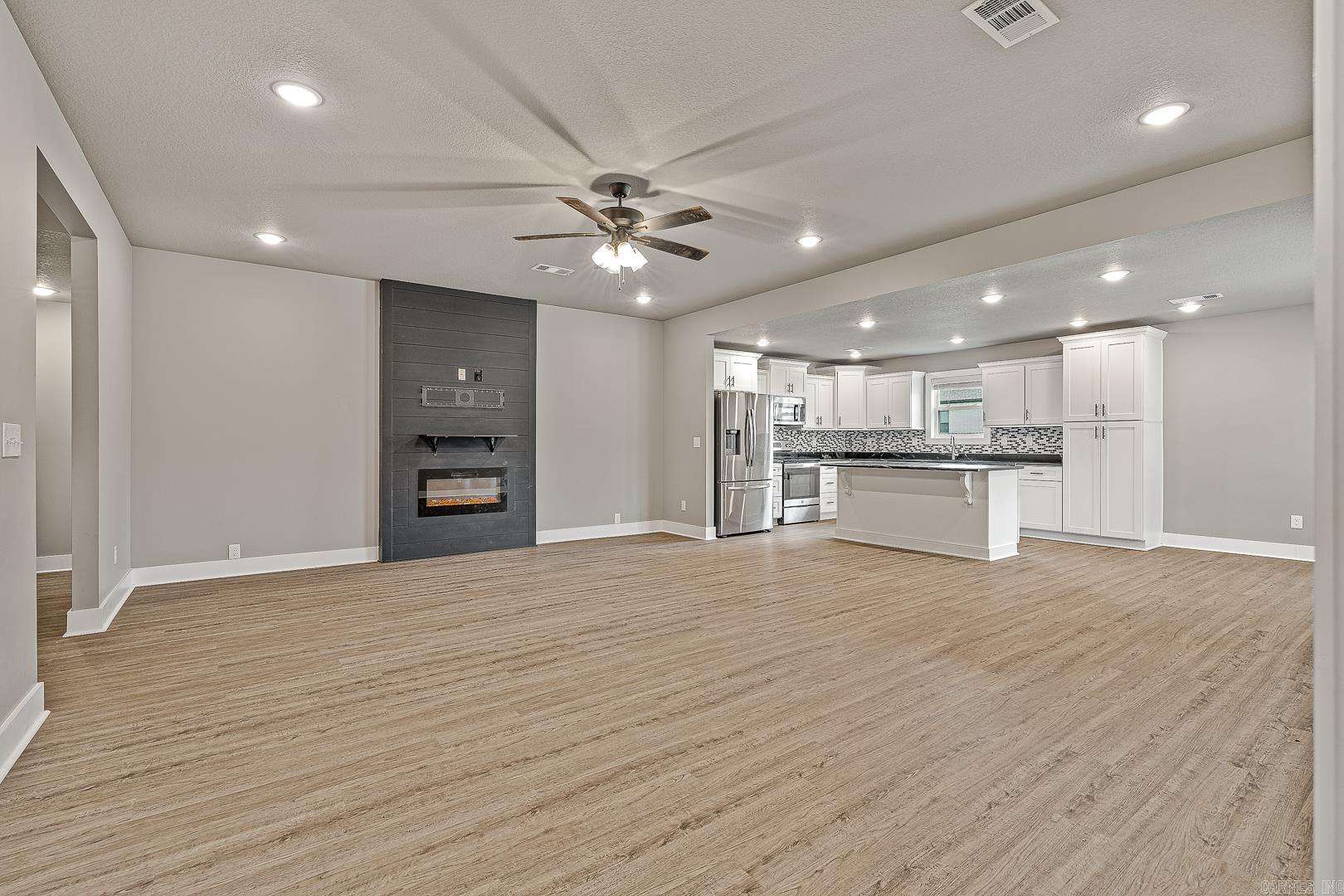 GATLIN CROSSING AT WHISPERING HI - Residential
