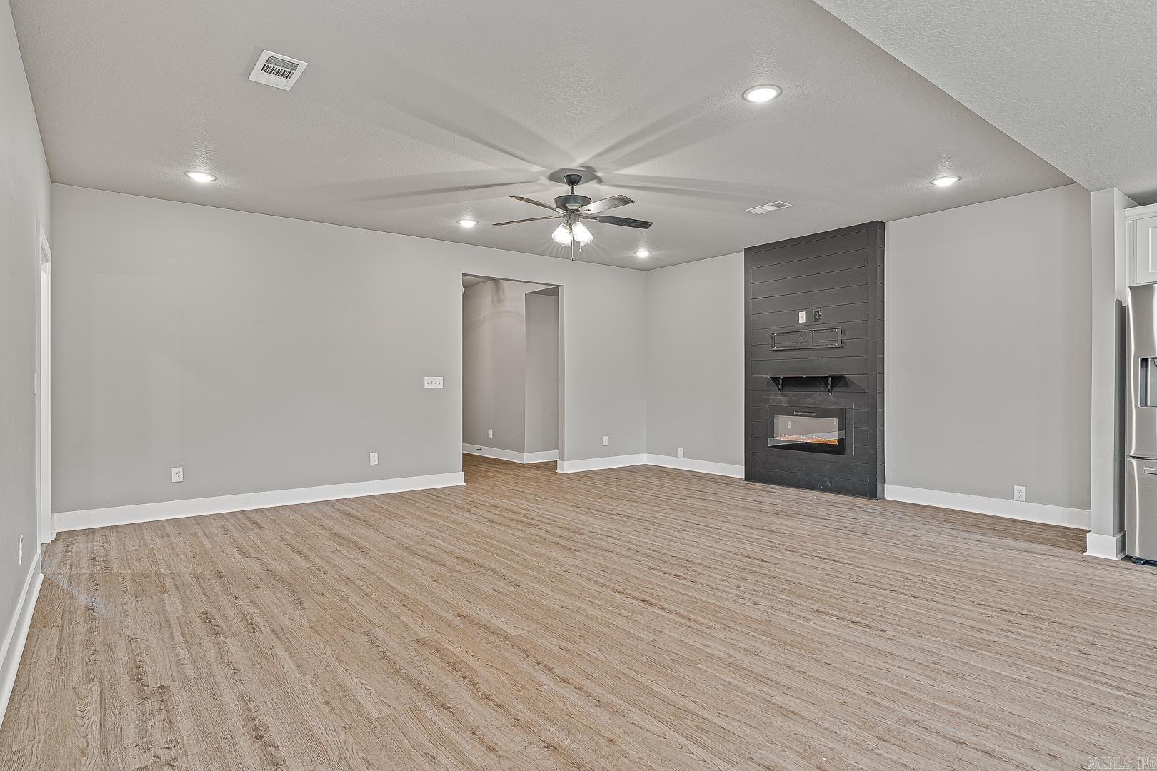 GATLIN CROSSING AT WHISPERING HI - Residential