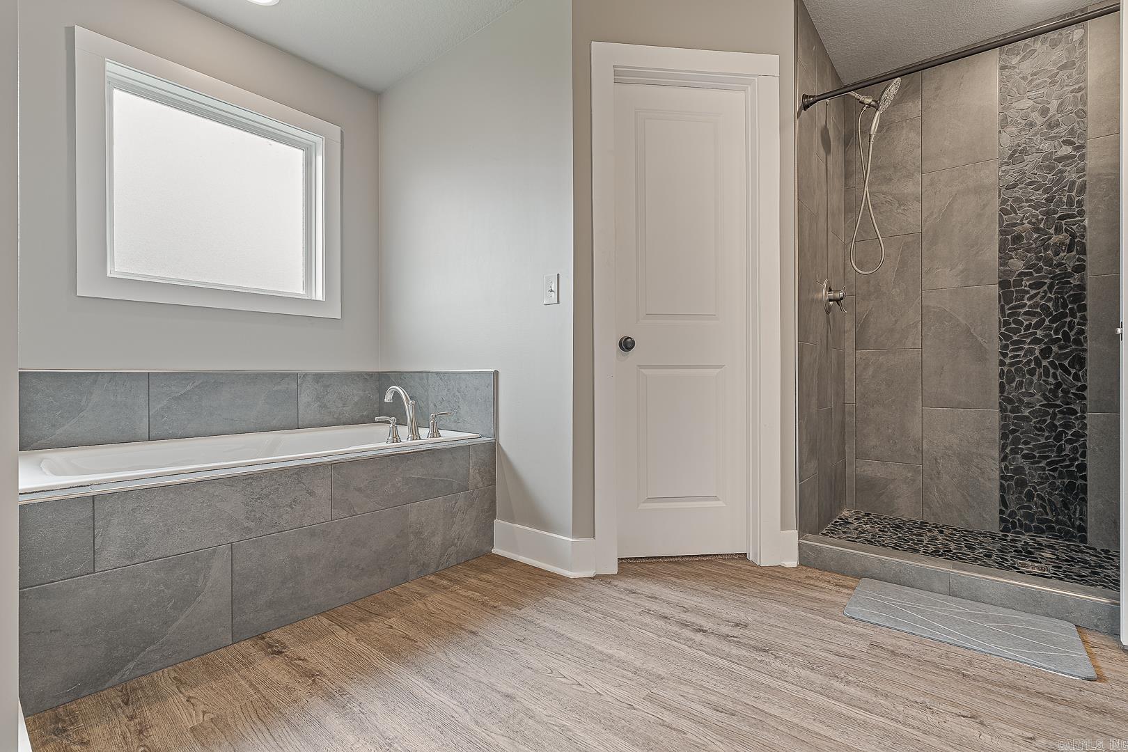 GATLIN CROSSING AT WHISPERING HI - Residential