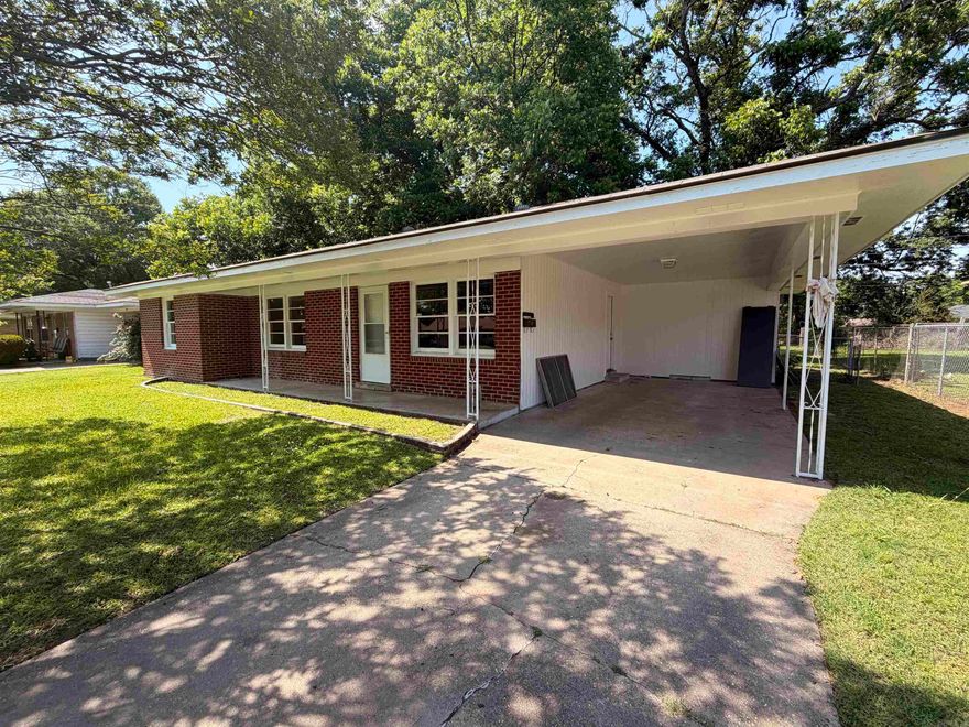 1801 Belmoor Drive resides in a well-established neighborhood. This residence showcases luxury vinyl flooring throughout, newly painted interiors, and modern appliances. The expansive great room is perfect for family gatherings, while the oversized backyard features two mature pecan trees that bear fruit.