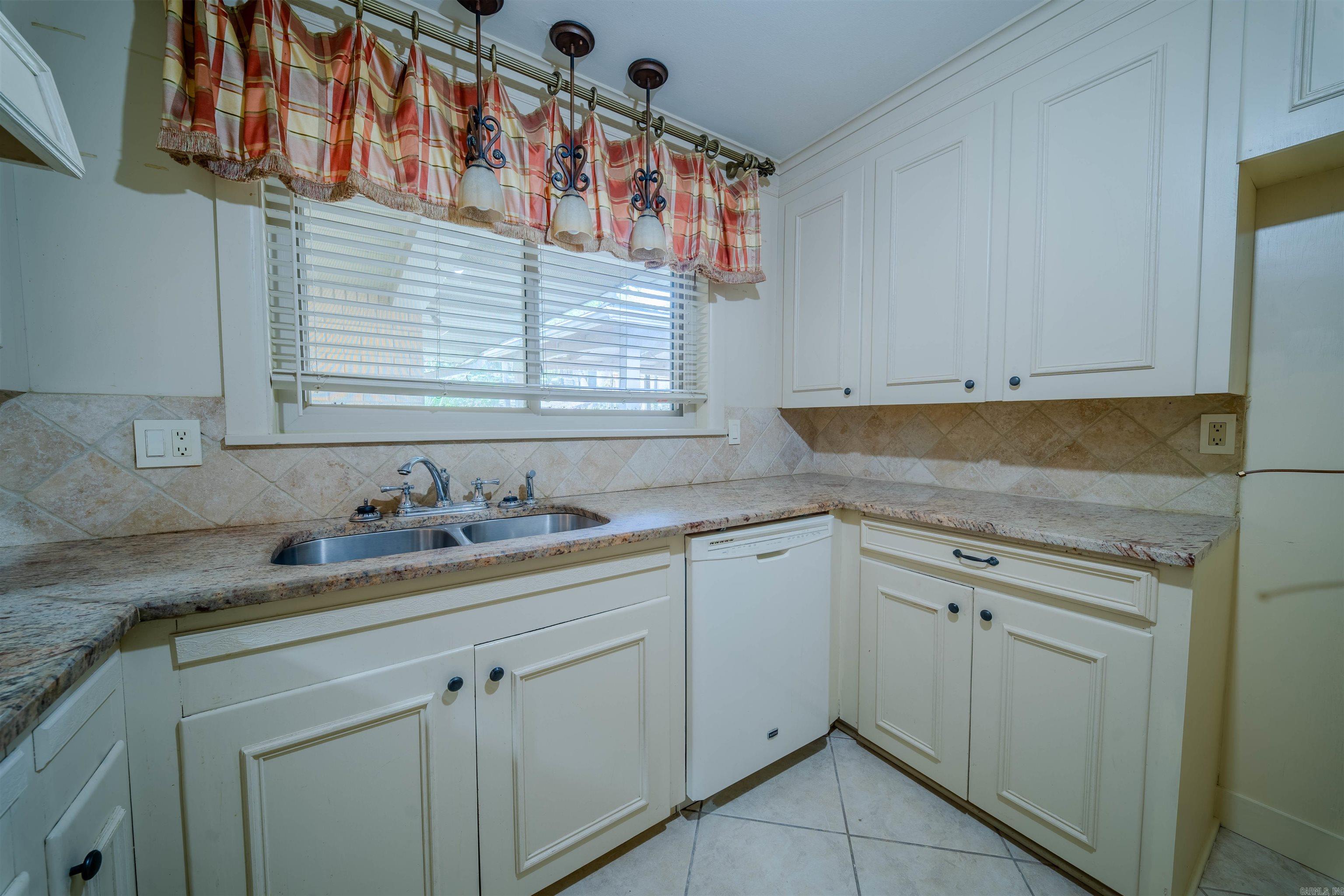 THOMPSON HEIGHTS 2ND S-D - Residential