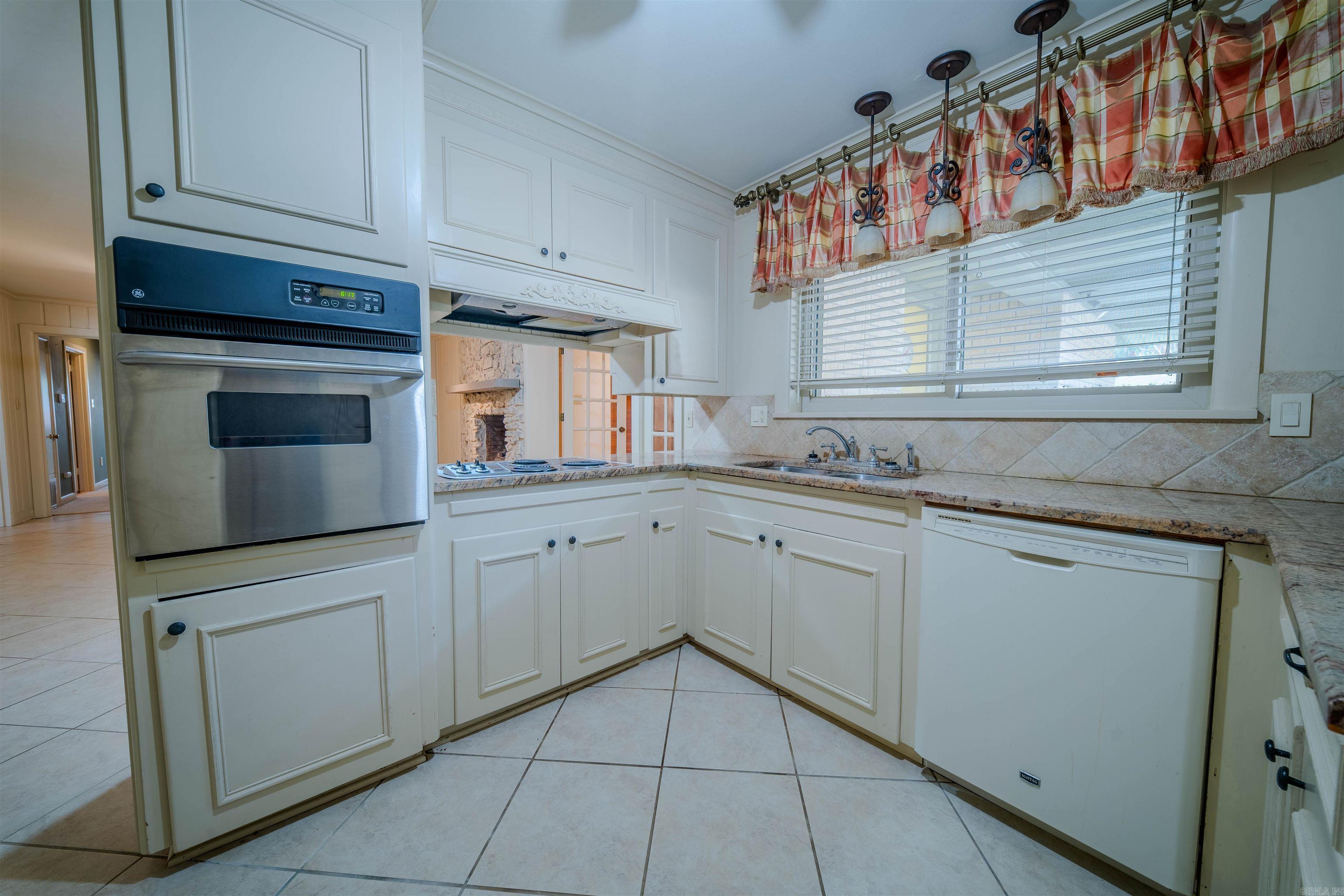 THOMPSON HEIGHTS 2ND S-D - Residential