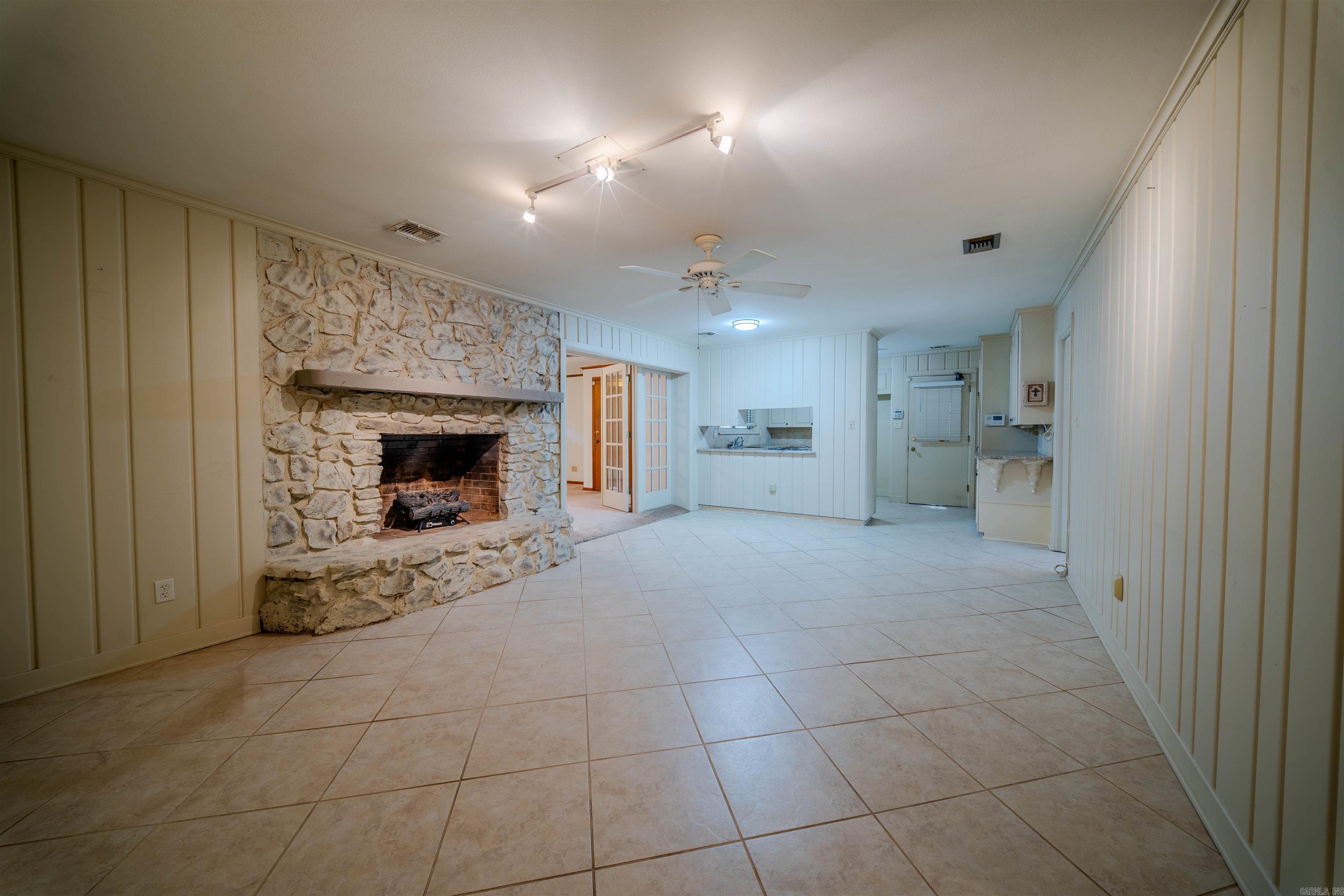 THOMPSON HEIGHTS 2ND S-D - Residential