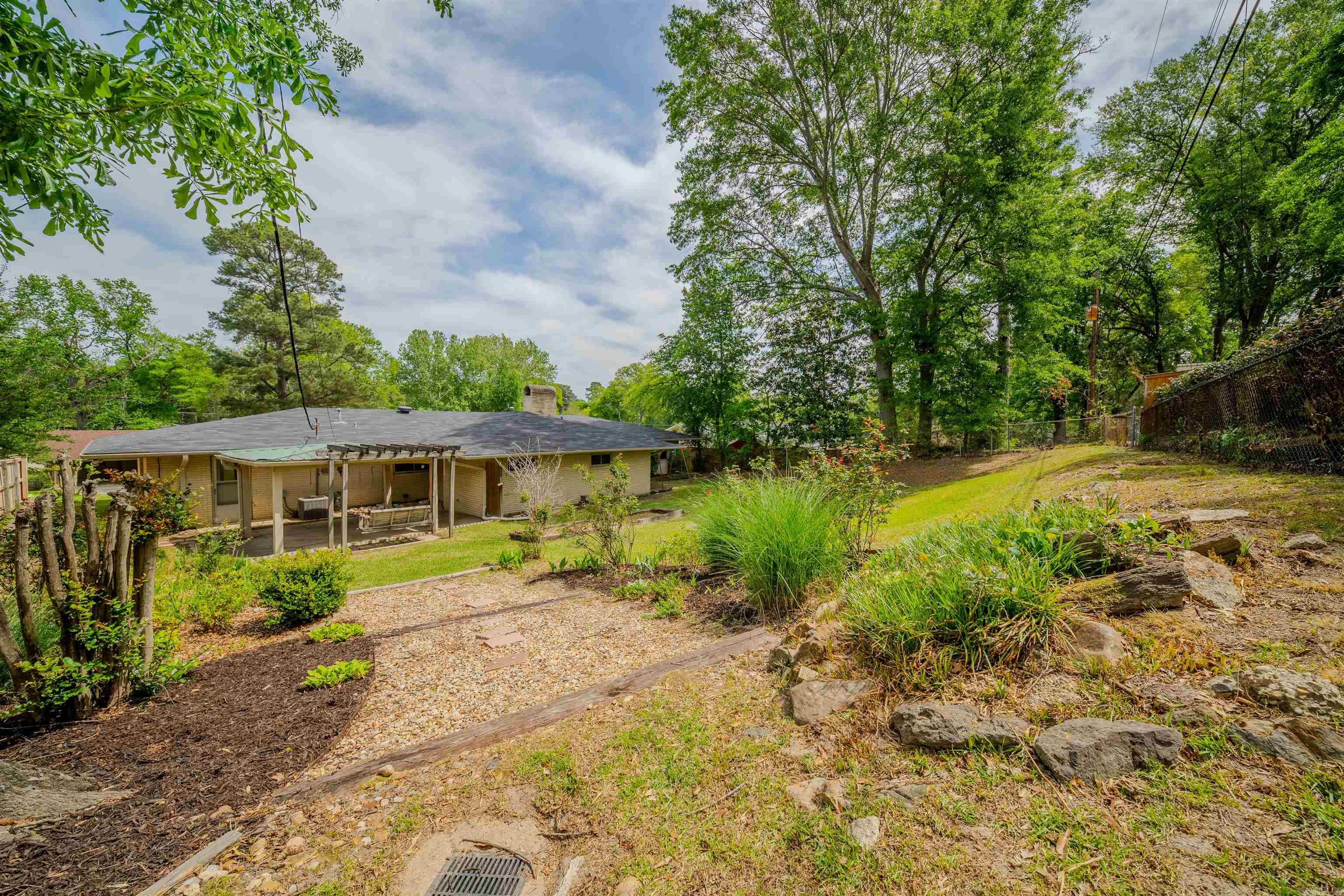 THOMPSON HEIGHTS 2ND S-D - Residential