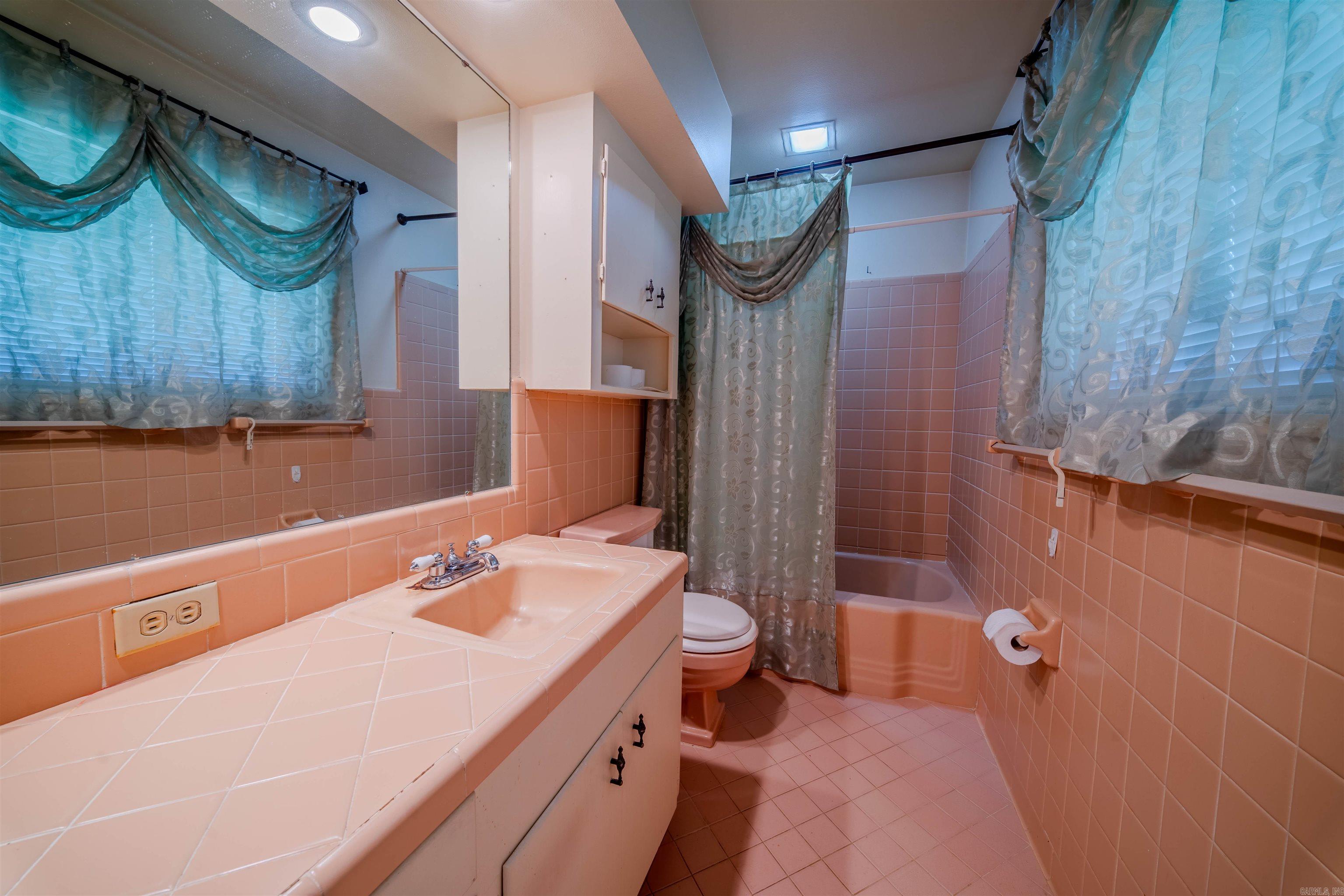 THOMPSON HEIGHTS 2ND S-D - Residential