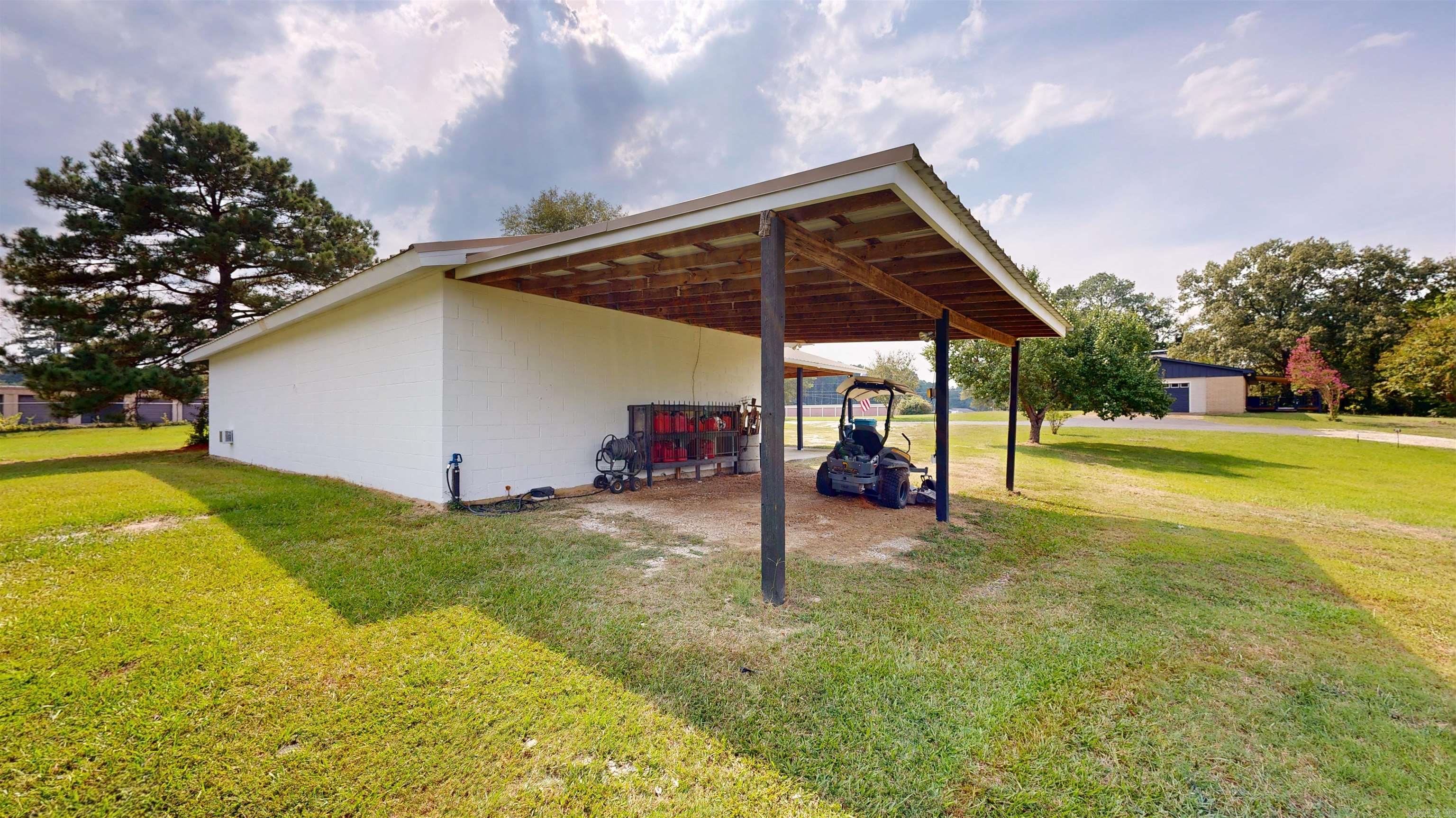 Metes & Bounds - Residential Income