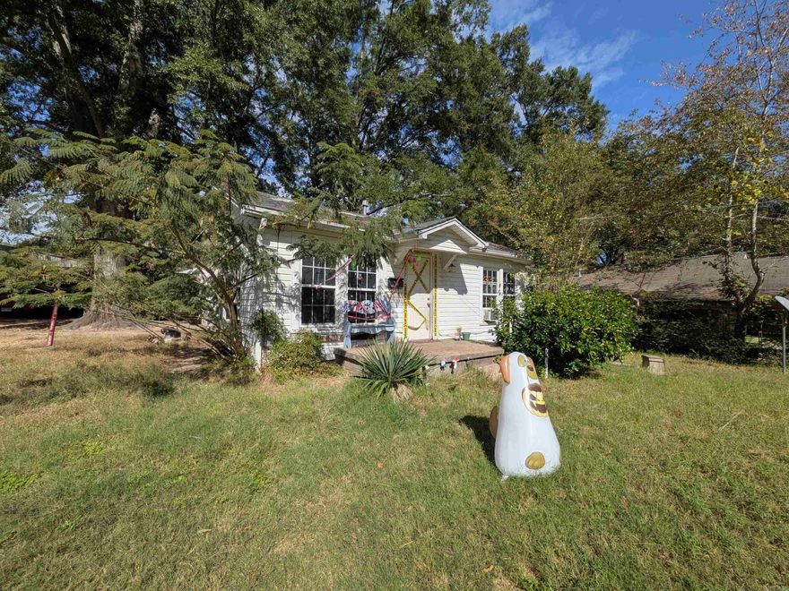 Tenant-occupied rental featuring vinyl siding and updated electrical throughout. CH/A system is in place but needs a new compressor; window units currently used for cooling. Interior has carpet and linoleum flooring. Appliances do not convey. Solid buy-and-hold opportunity. *Part of an investment bundle with 5 other properties: 2128 Avon, 440 Oxford, 727 Waco, 1338 Ronald, & 503 Hawkins.*