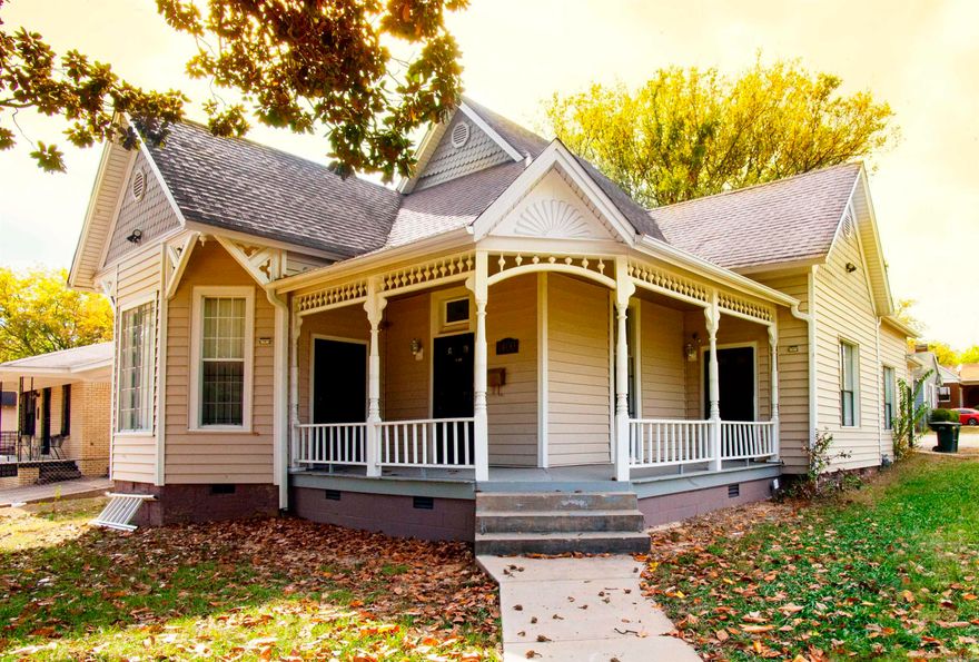 Cute historic duplex right next to the Children's Hospital that was updated recently! Hard flooring throughout. Ceiling fans throughout. ALL UTILITIES INCLUDED! The lease for this property is for 18 months with a 3% increase after the first year. Income has to be 3x the amount of rent unless you have a housing voucher.