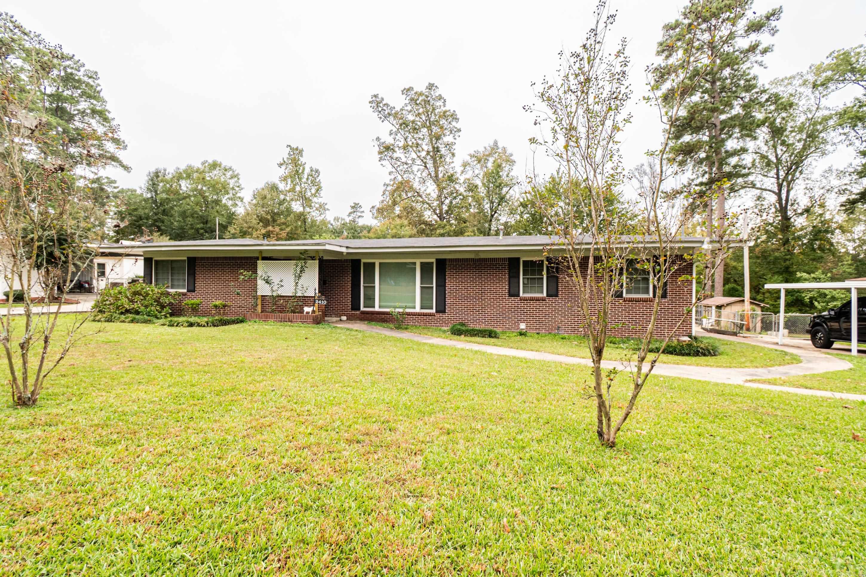 Raquet Club - Residential