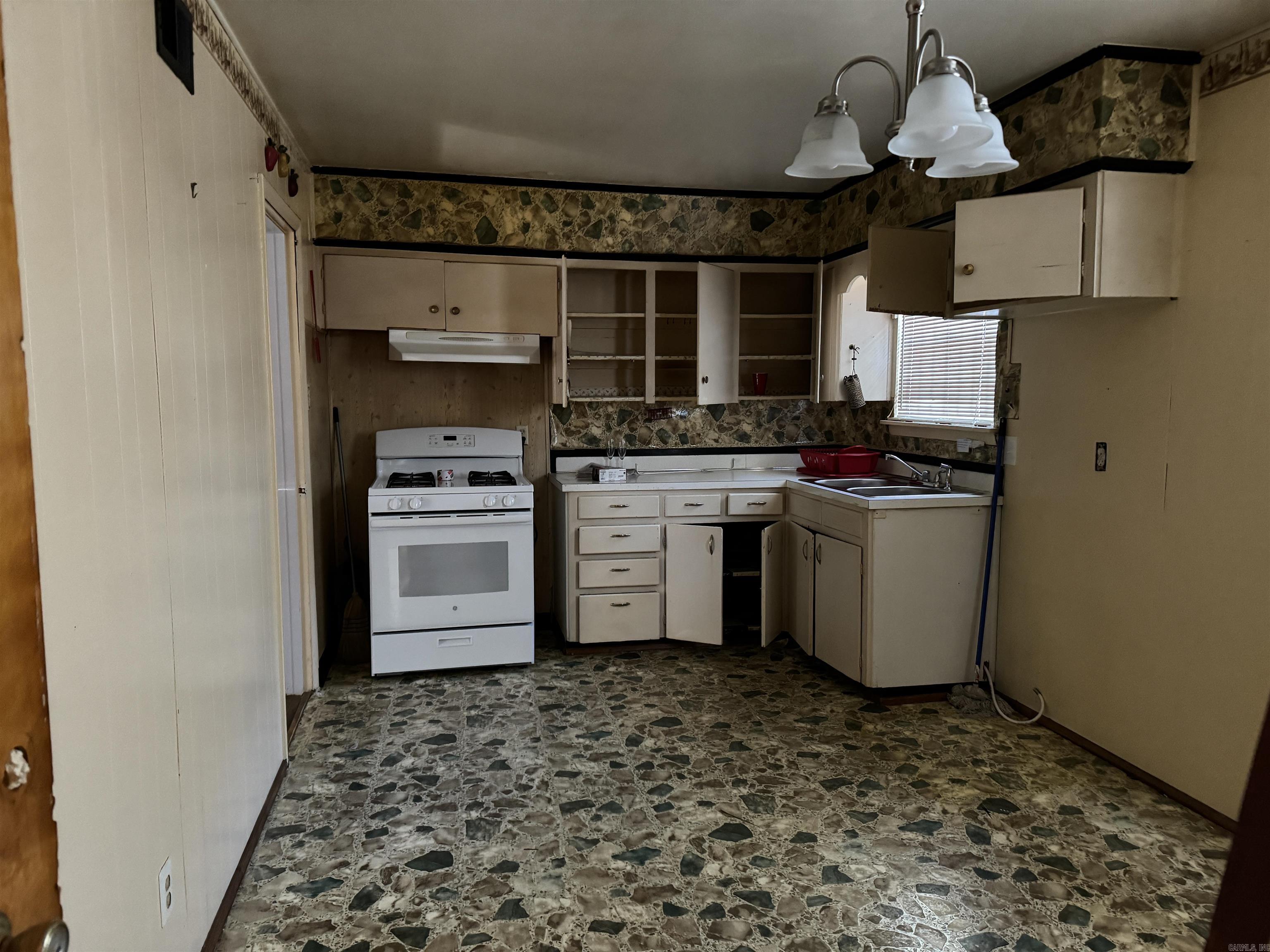 FAIRFIELD COVE - Residential