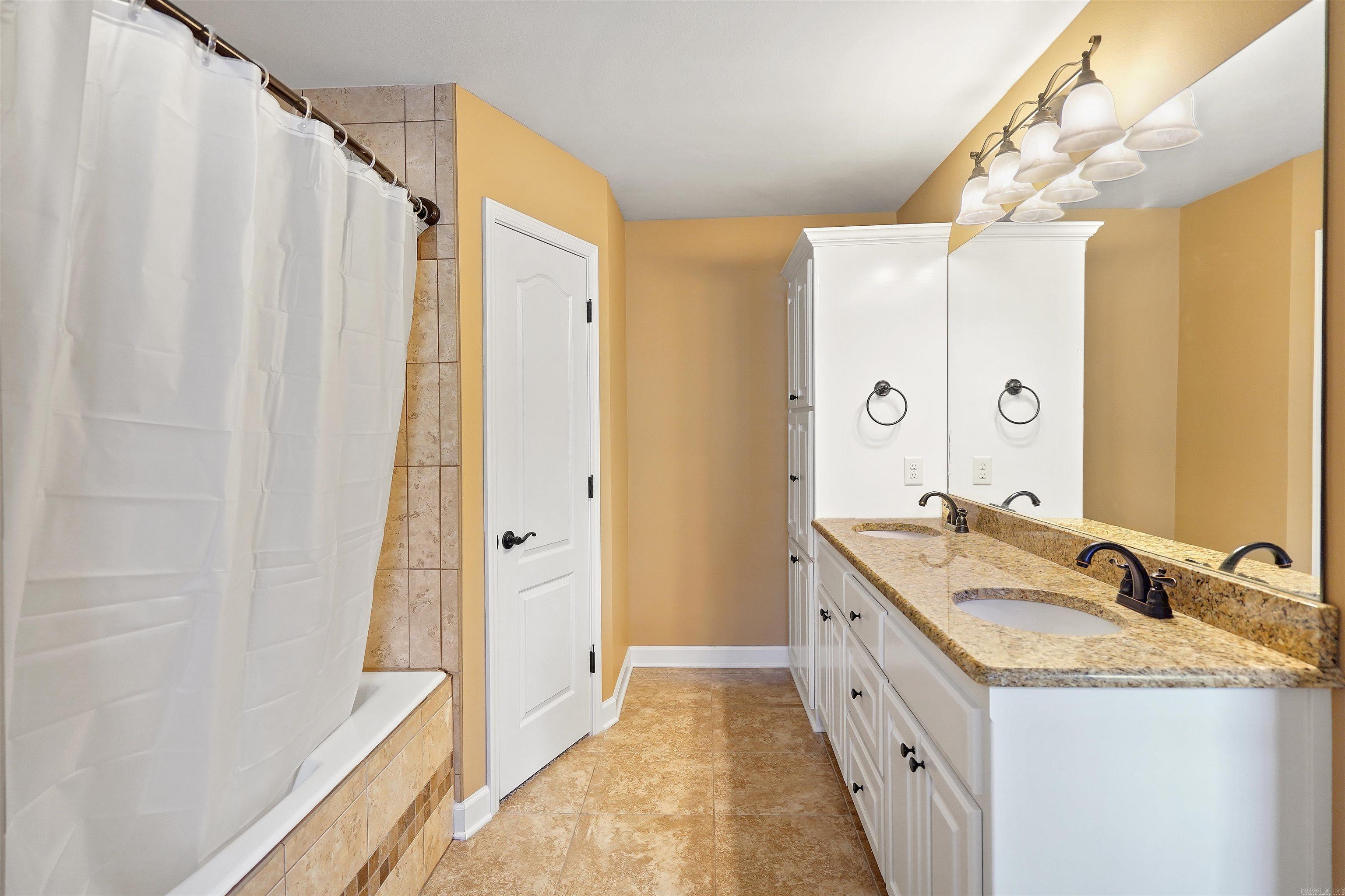 JAXON TERRACE - Residential