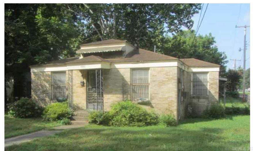 Investor special in North Little Rock! This 3 bedroom, 1 bath property is priced to sell and offers strong value-add potential. Ideal for a fix-and-flip or buy-and-hold investor looking to add to their rental portfolio. Solid layout with opportunity to increase ARV through renovations. Property is being sold as-is. No repairs will be made. Cash or hard money preferred. Proof of funds required with all offers. Schedule your showing today—opportunities like this don’t last long.