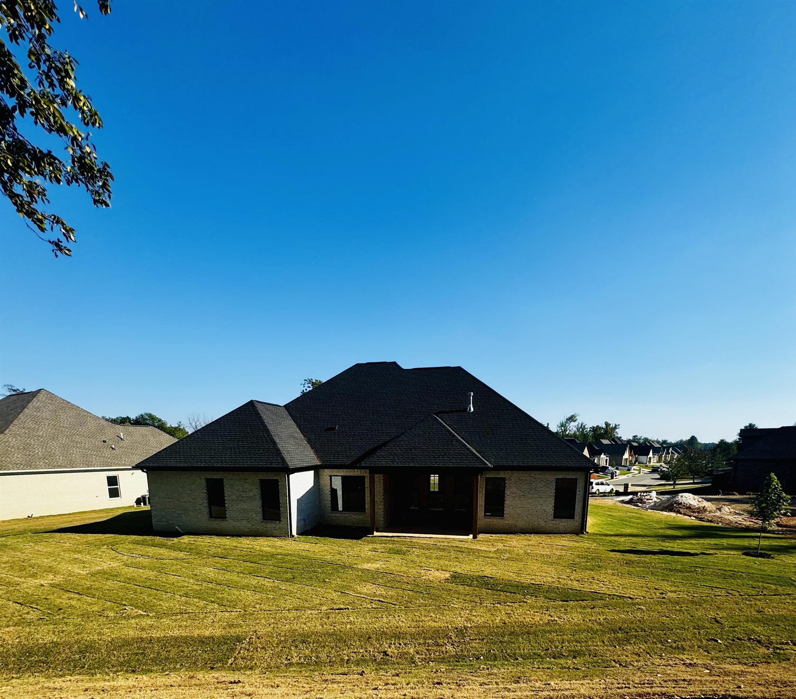 NORTH SHORE @ HURRICANE LAKE EST - Residential