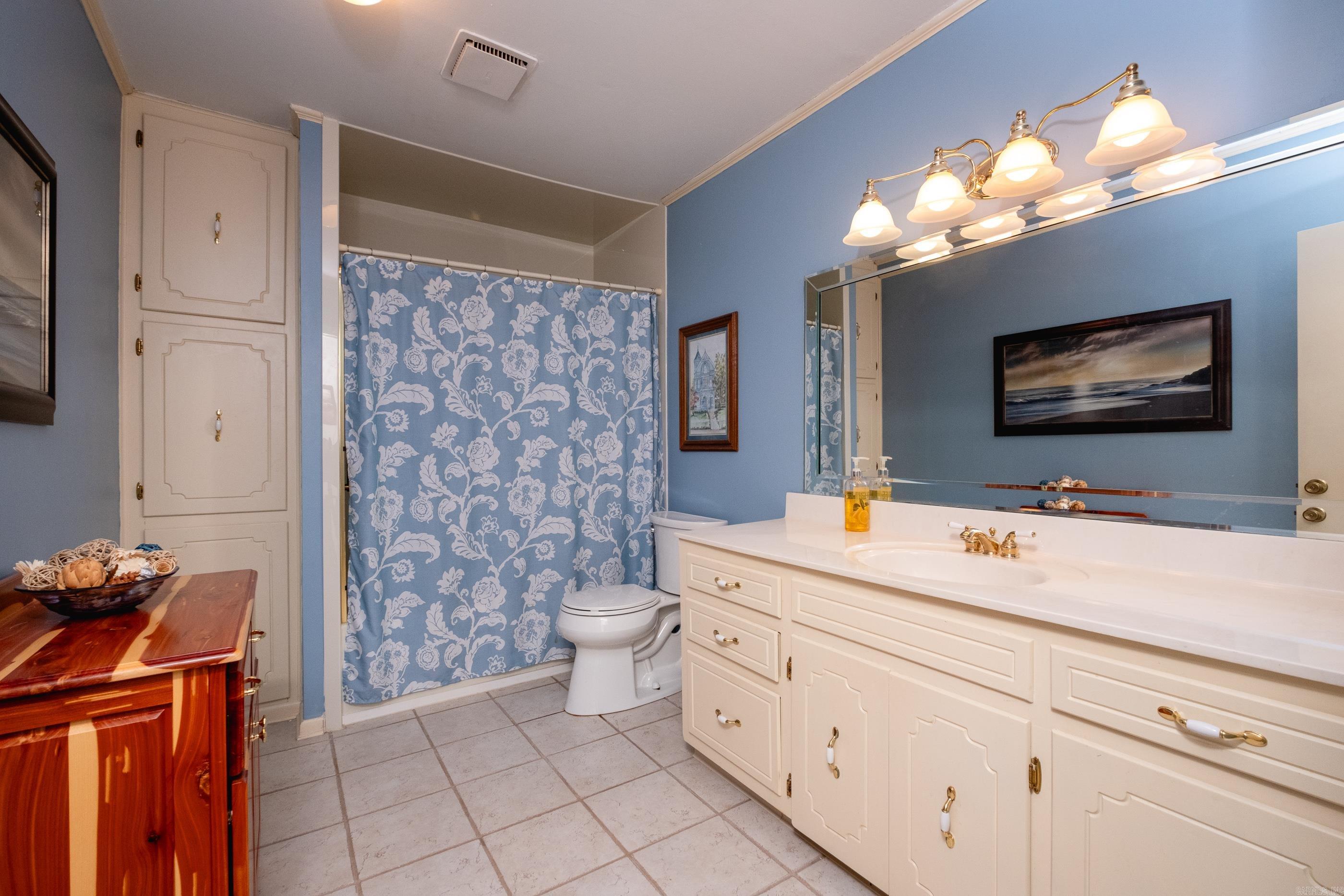 JACKSON HGTS - Residential