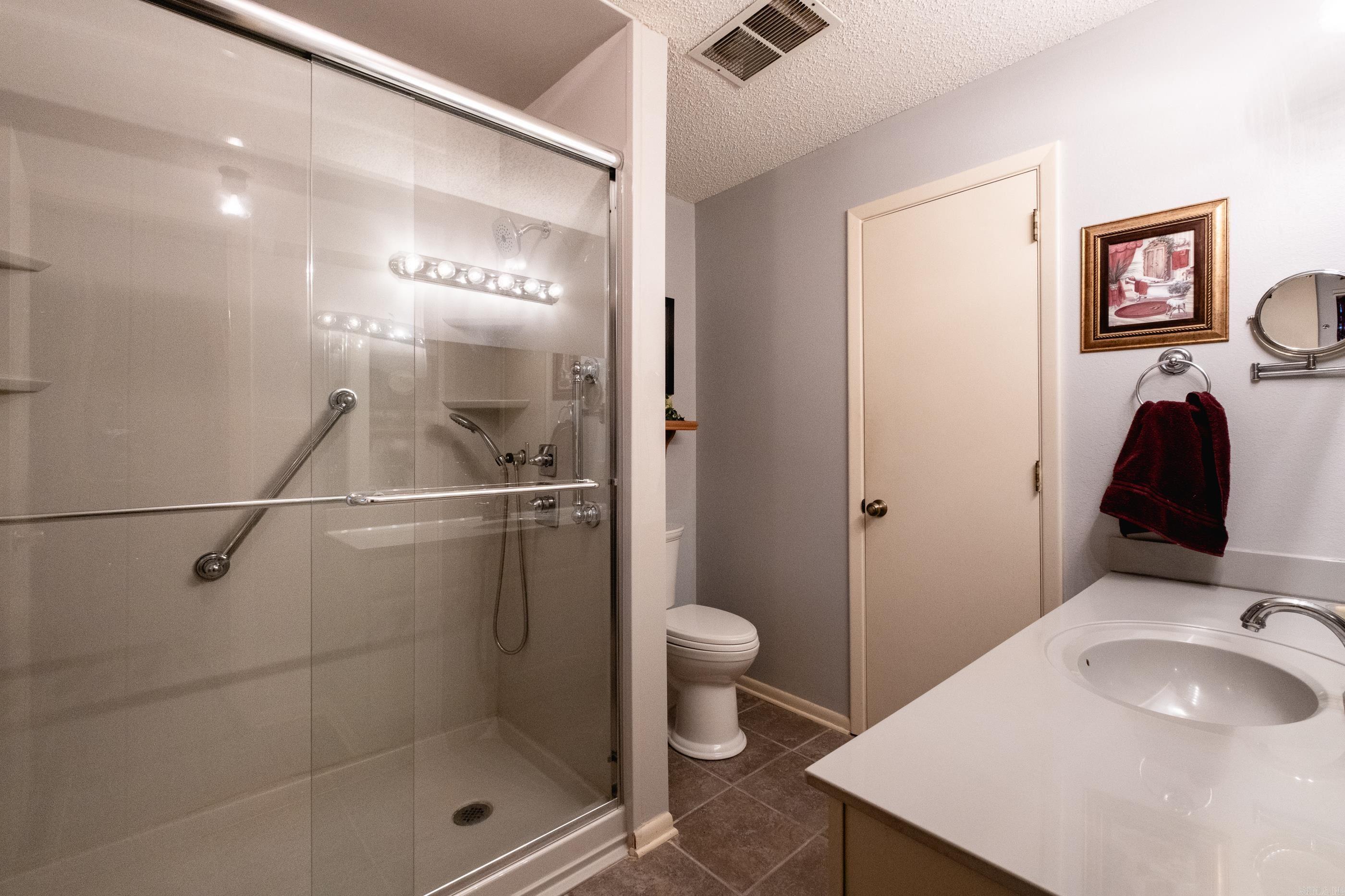 JACKSON HGTS - Residential