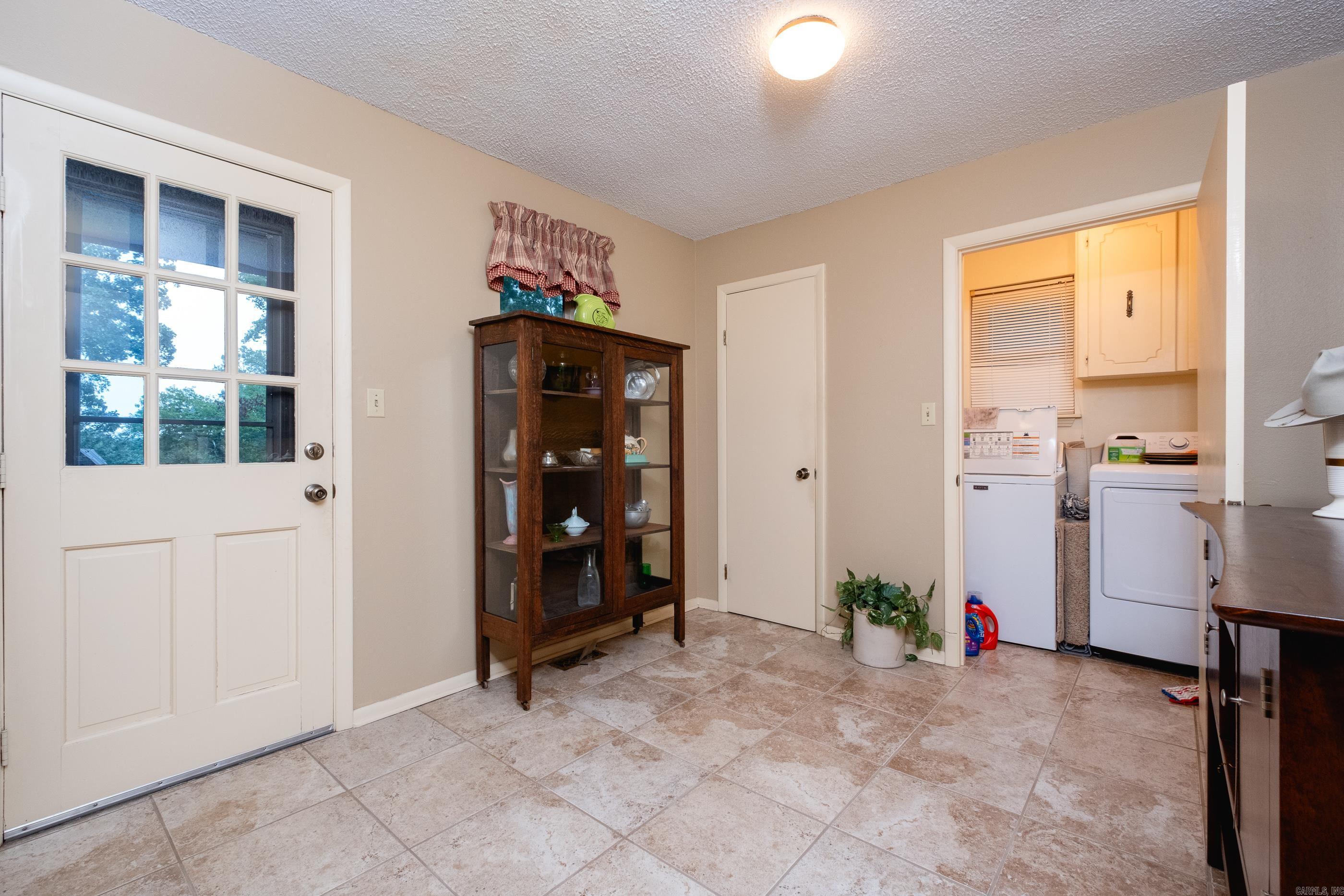 JACKSON HGTS - Residential