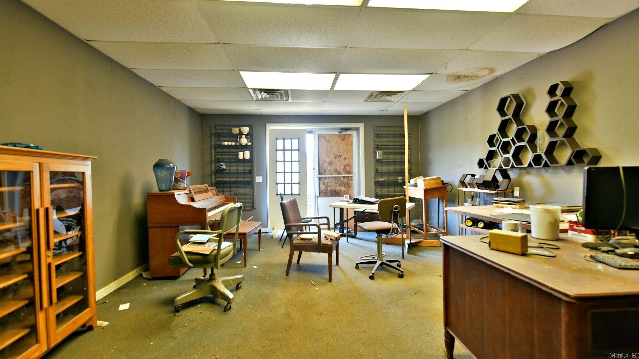 Potter - Commercial Sale