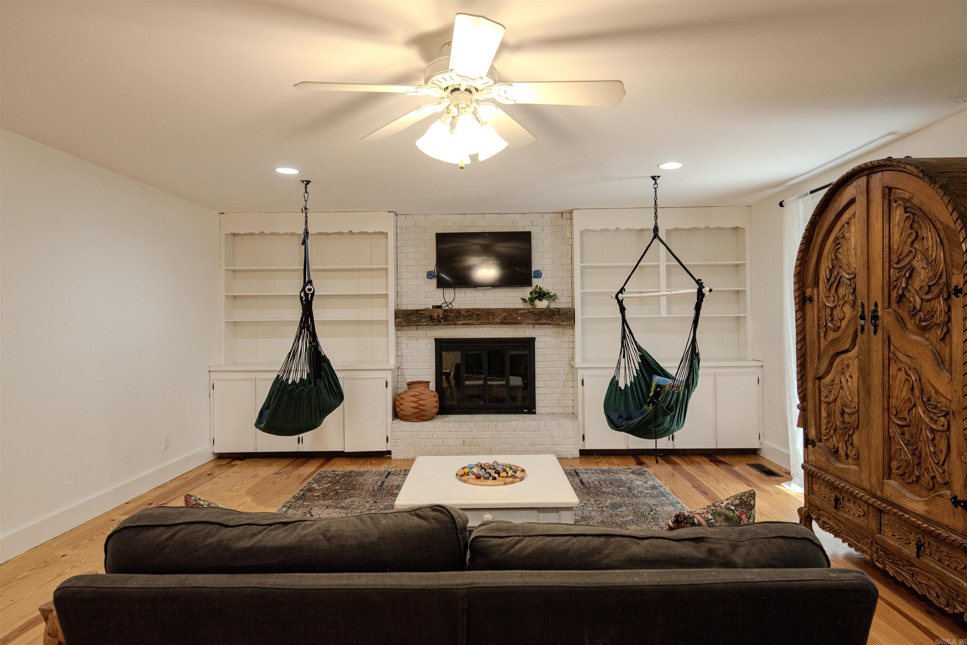 PLEASANT VALLEY - Residential