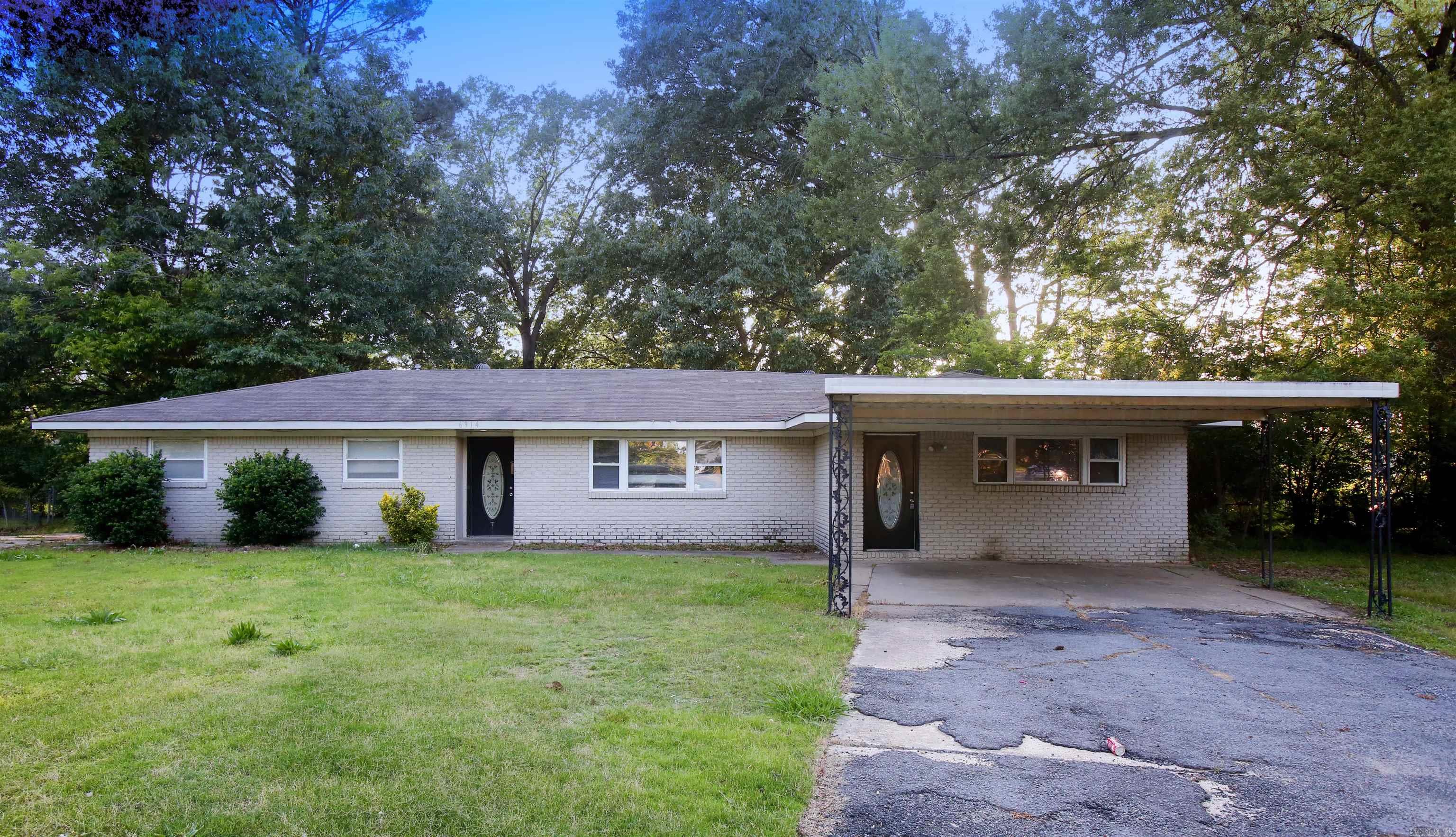 This move-in-ready 4-bedroom house has a lot of living space and a large backyard for family time! Come check it out today! Set up your showing with an online showing time. No SPD due to the owner never living in the property.