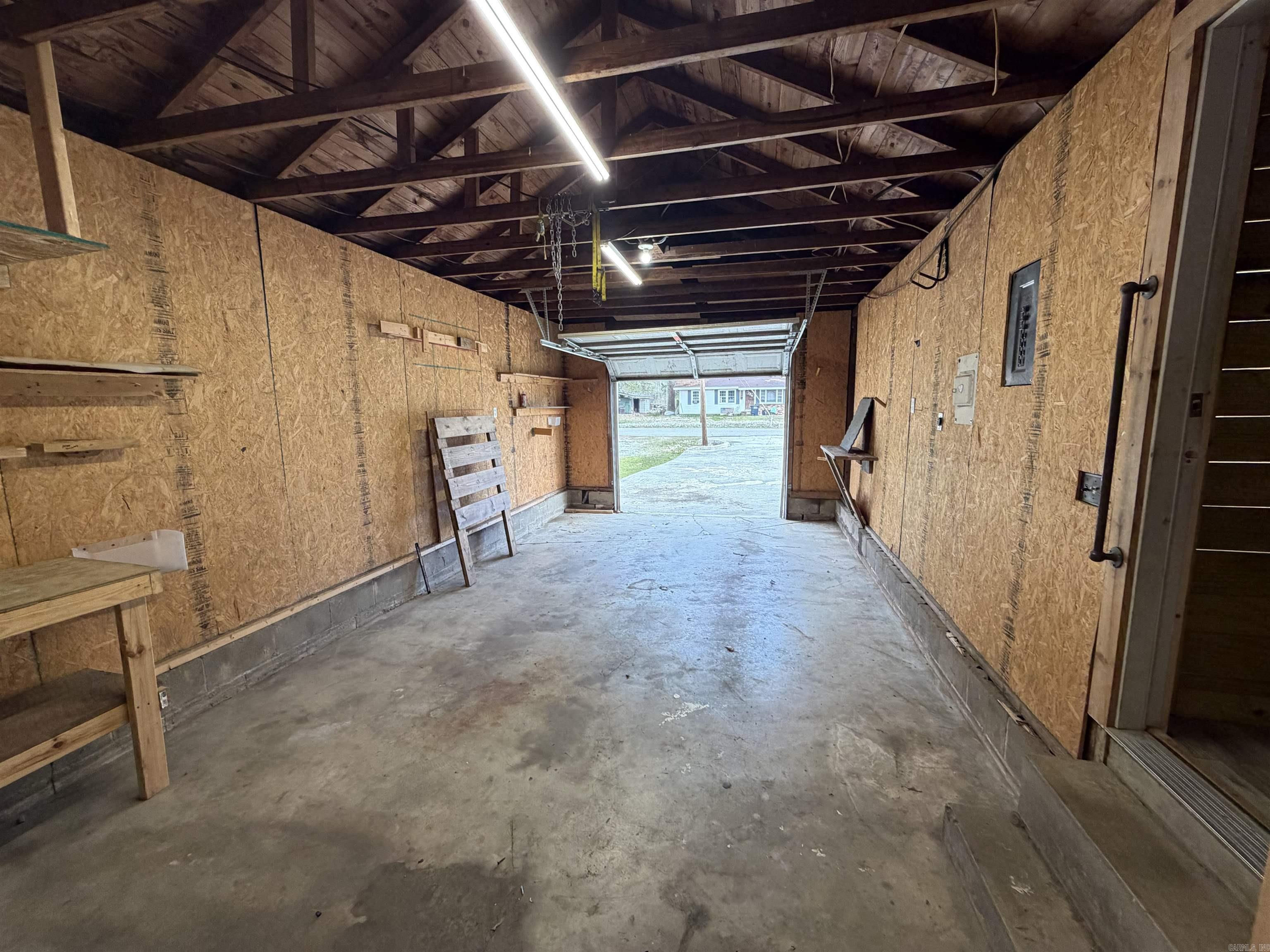 M&B PIGGOTT 2-20-8 - Residential