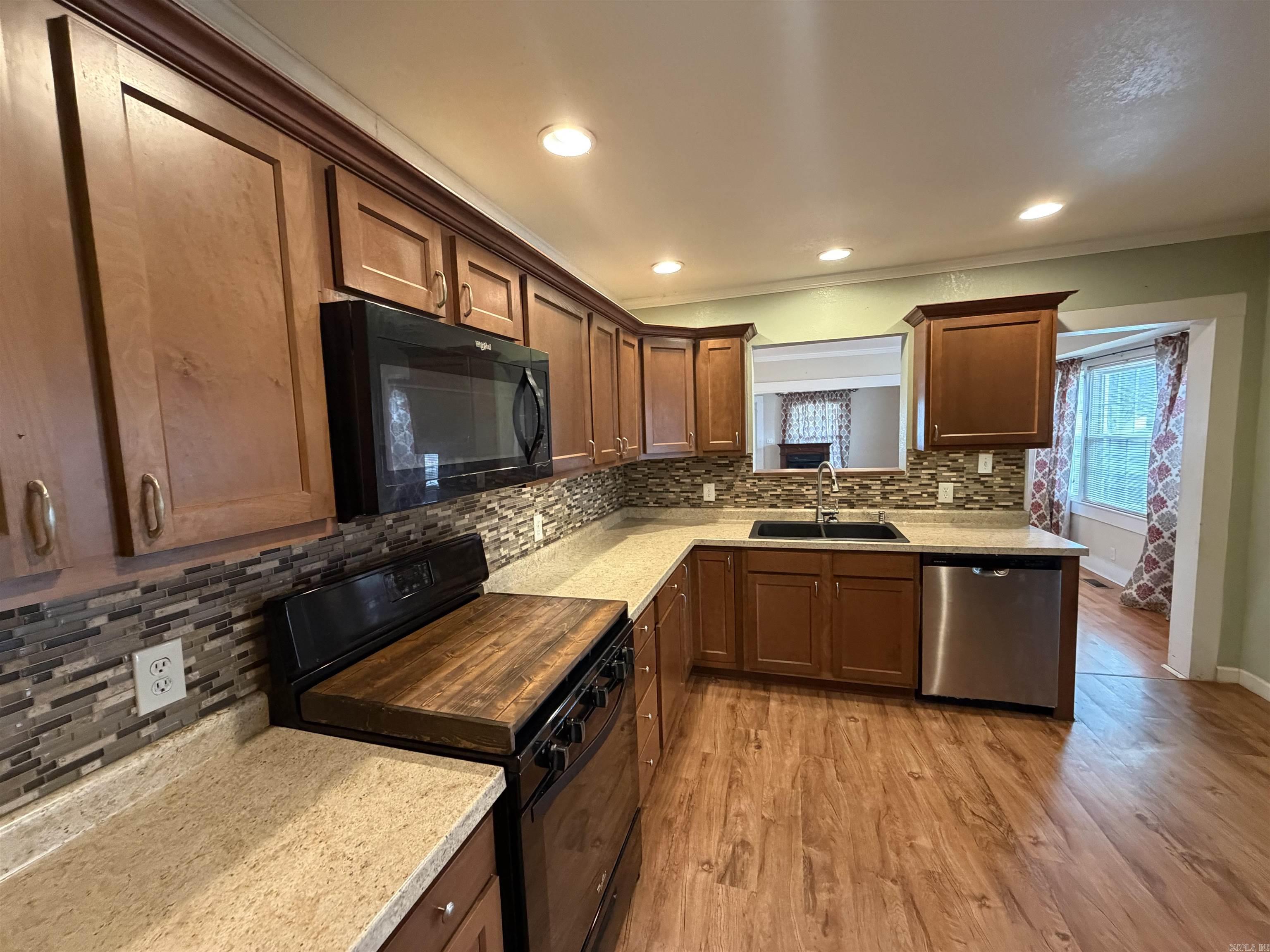 M&B PIGGOTT 2-20-8 - Residential