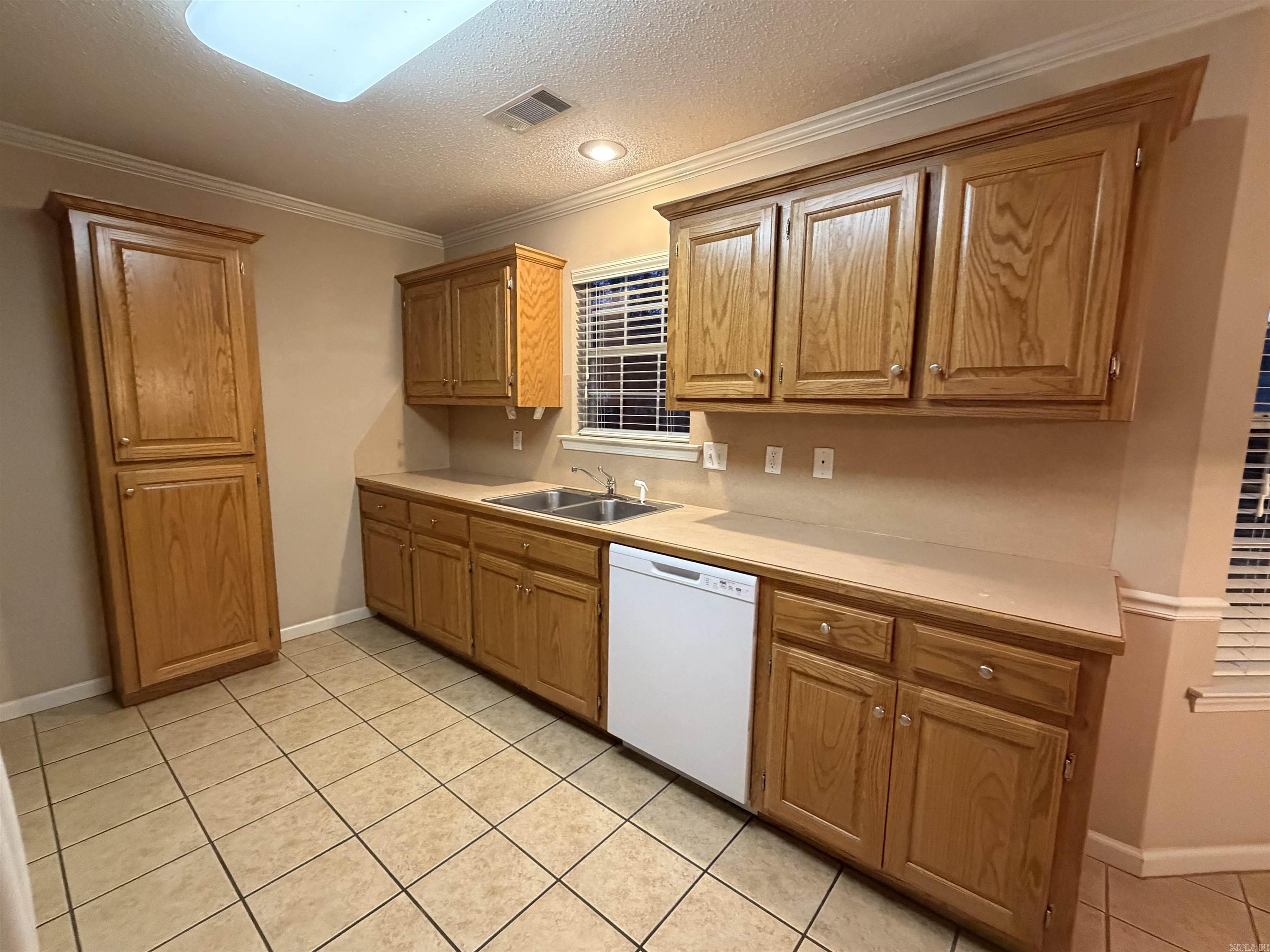 EMERALD VALLEY - Residential