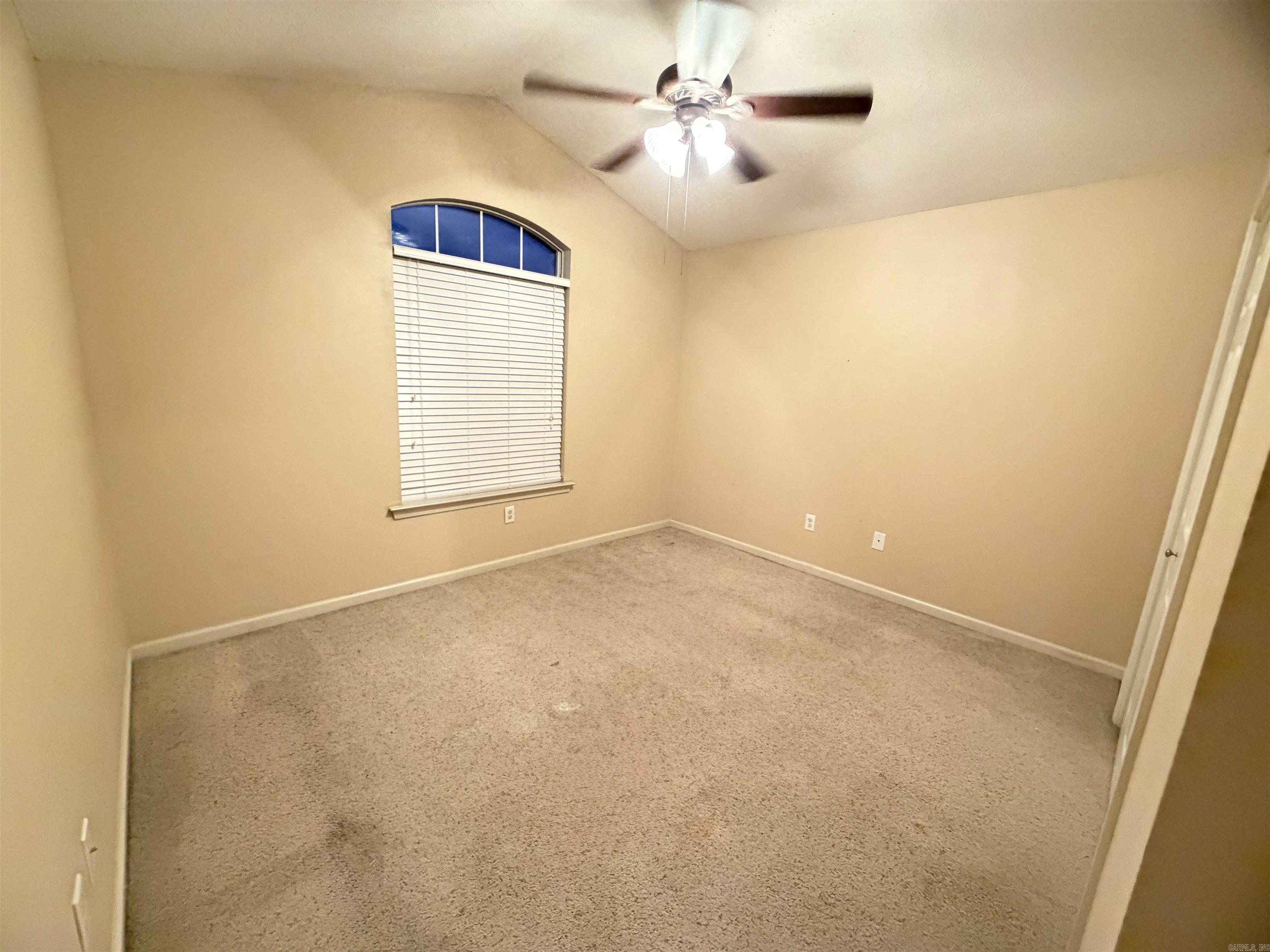 EMERALD VALLEY - Residential