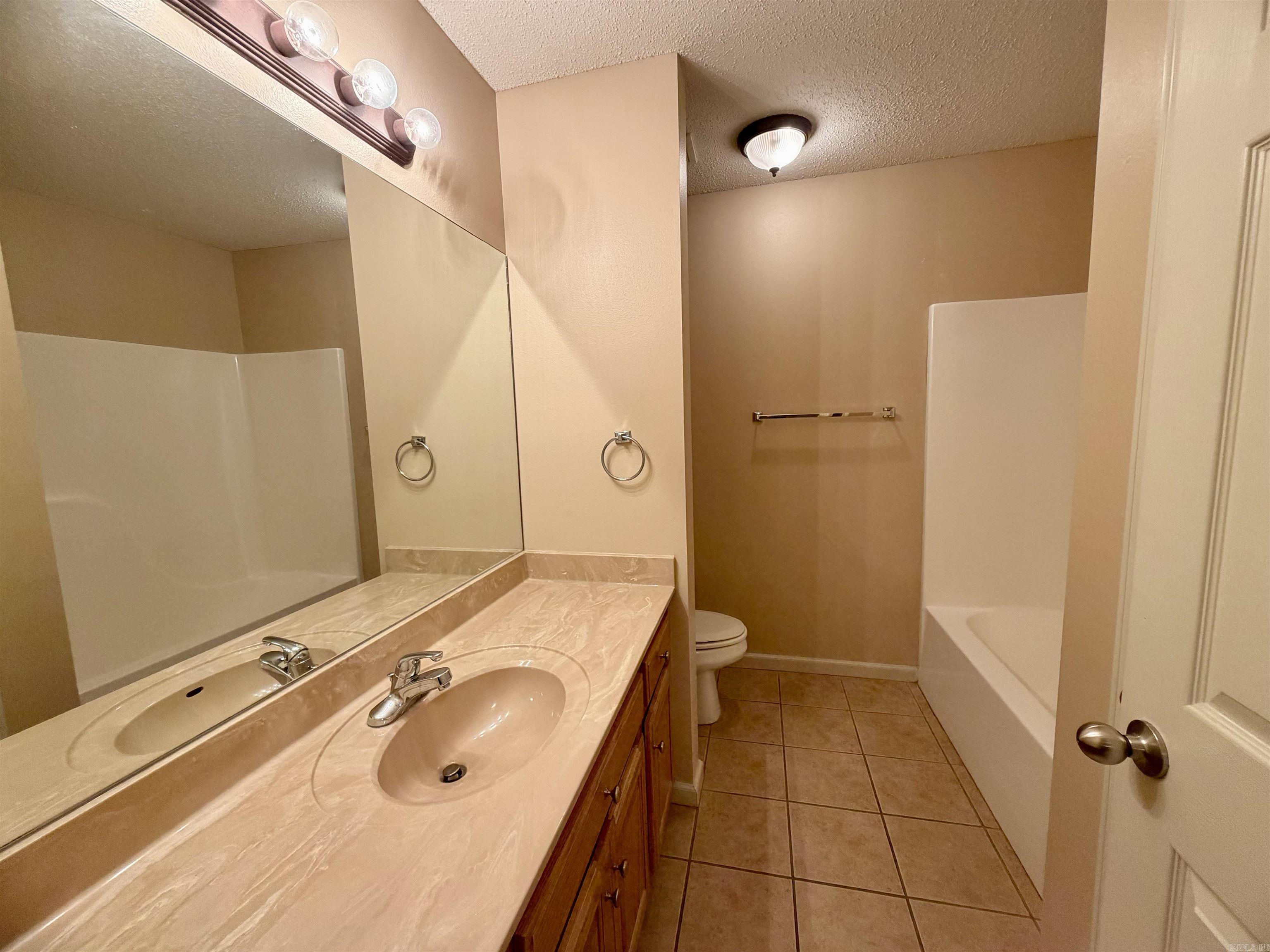 EMERALD VALLEY - Residential