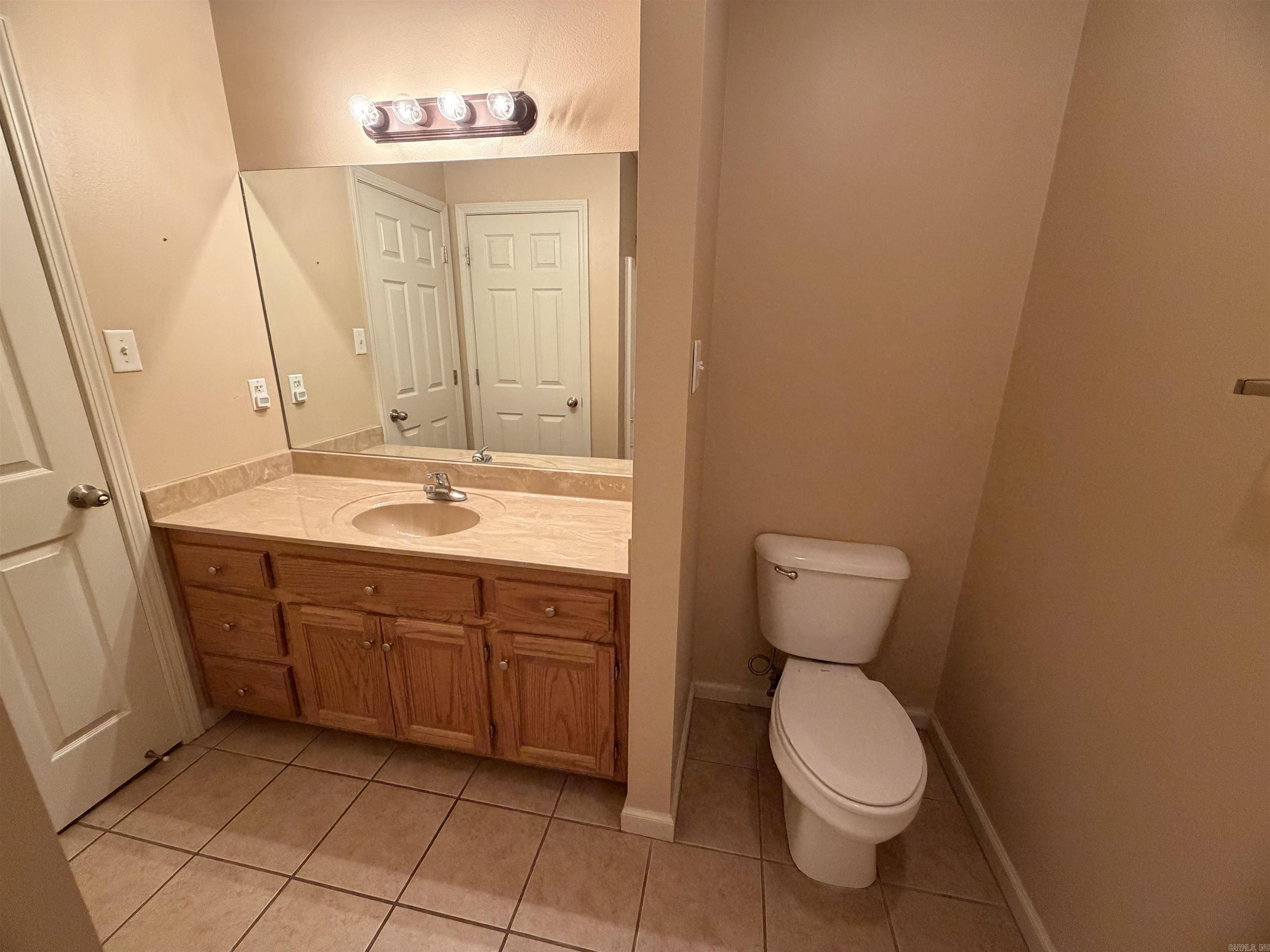 EMERALD VALLEY - Residential