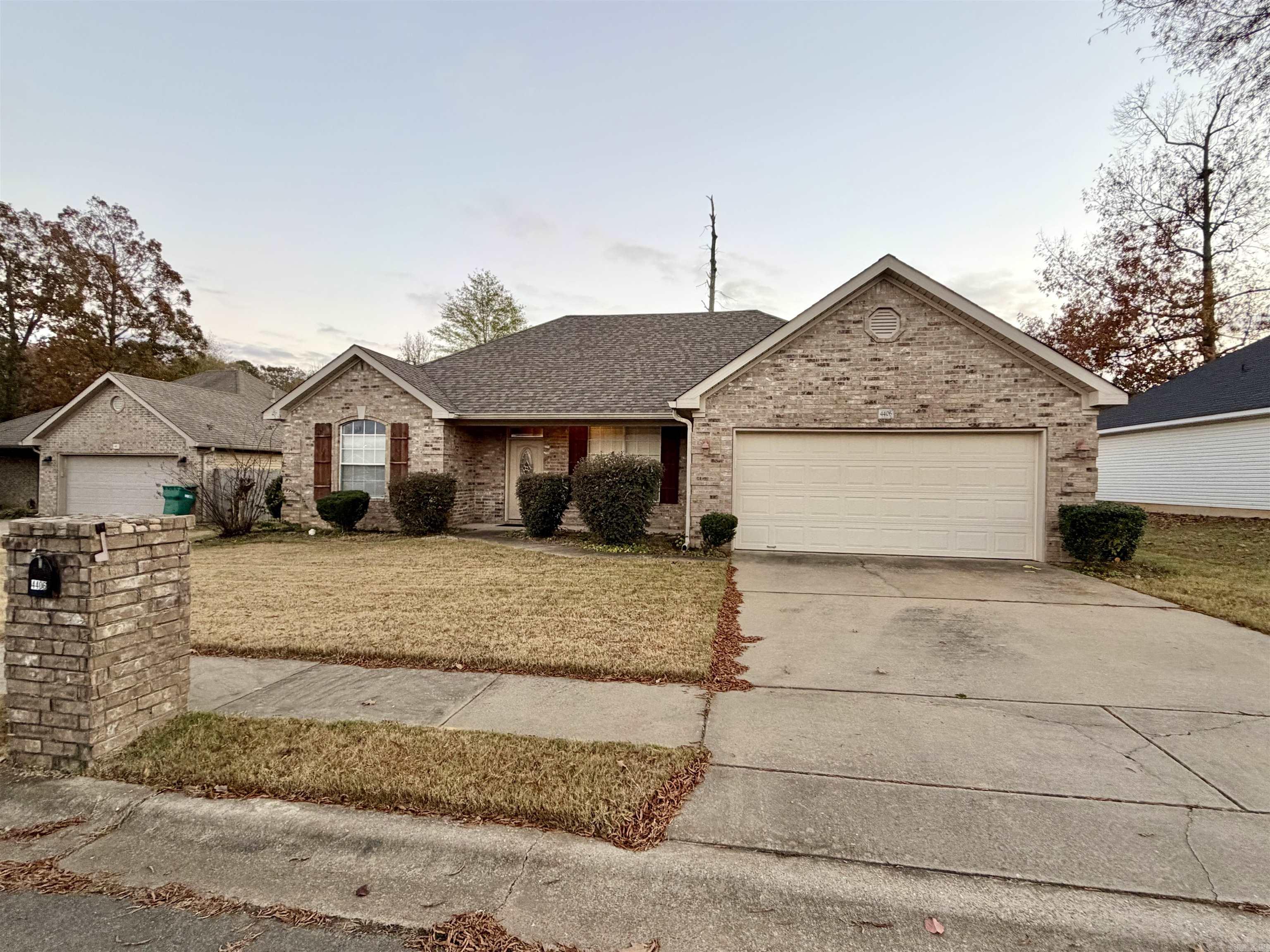 EMERALD VALLEY - Residential