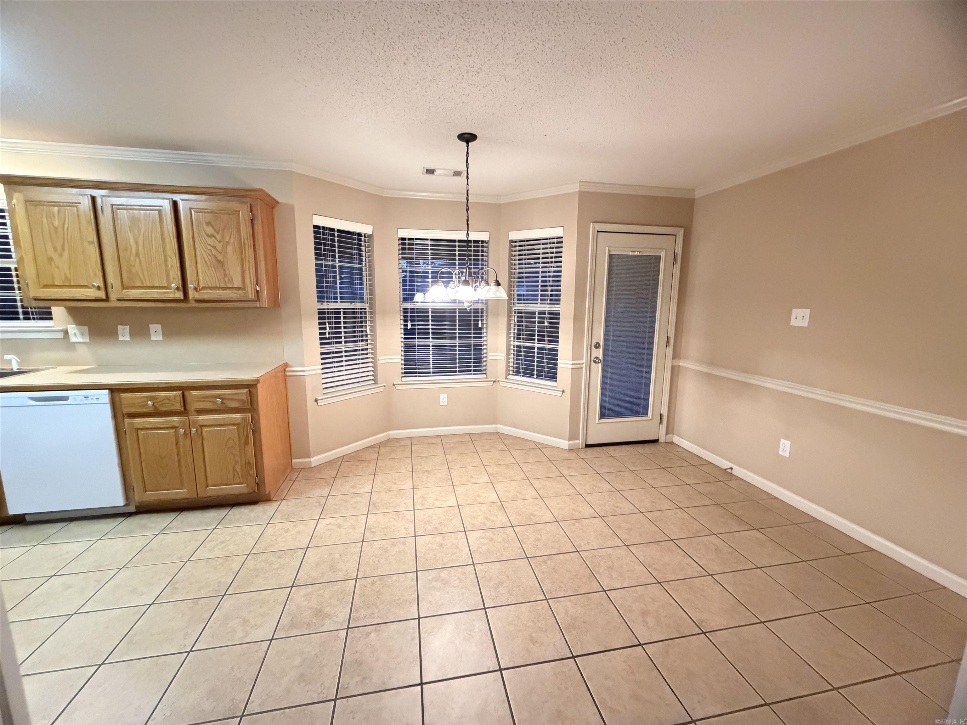 EMERALD VALLEY - Residential