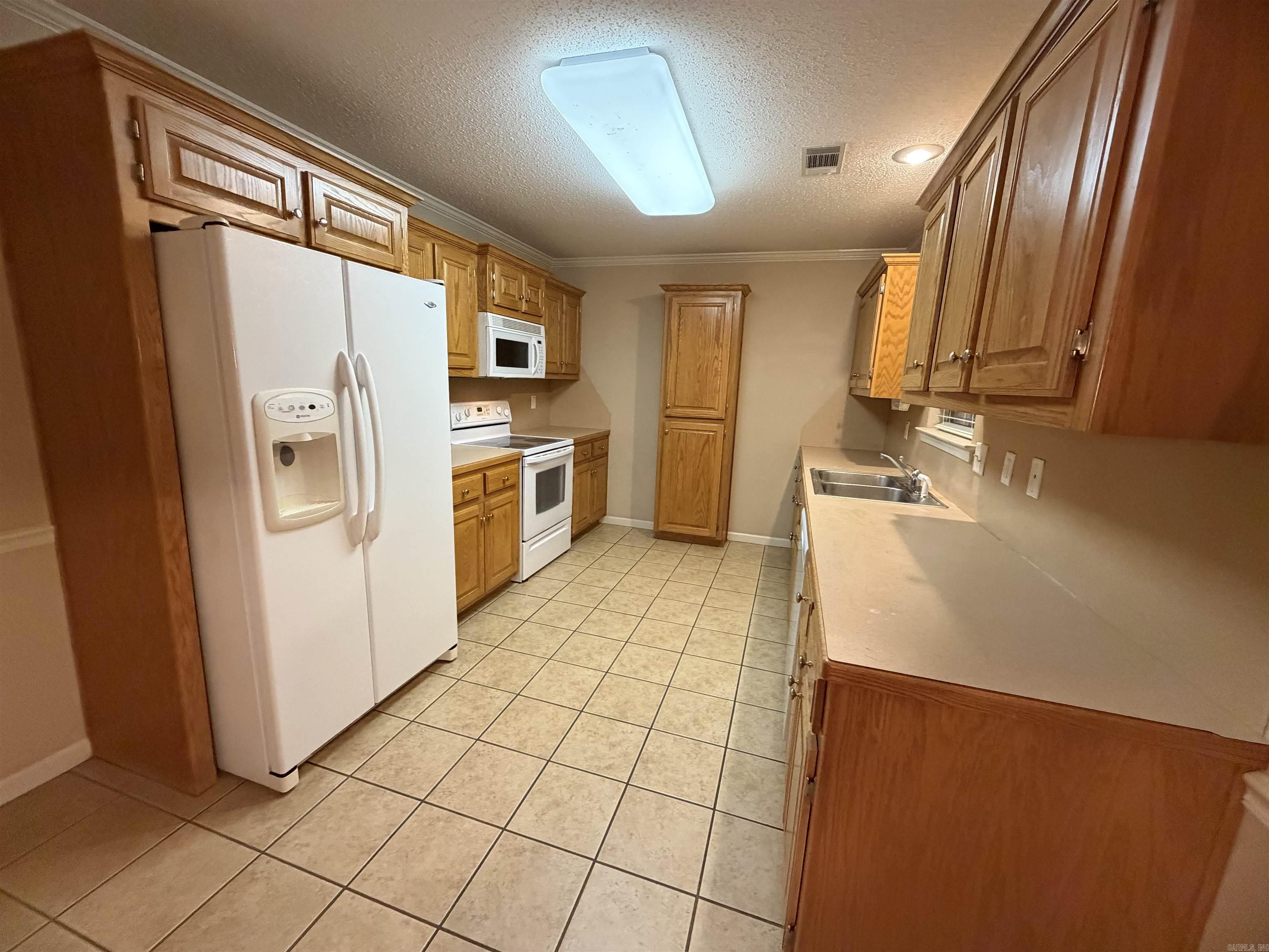 EMERALD VALLEY - Residential