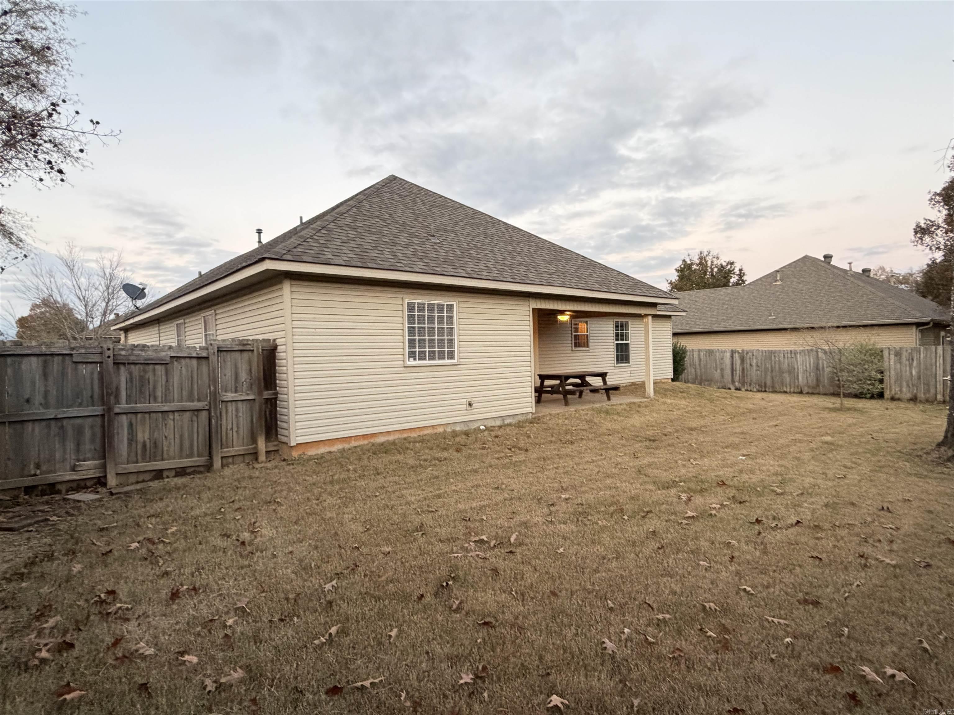 EMERALD VALLEY - Residential